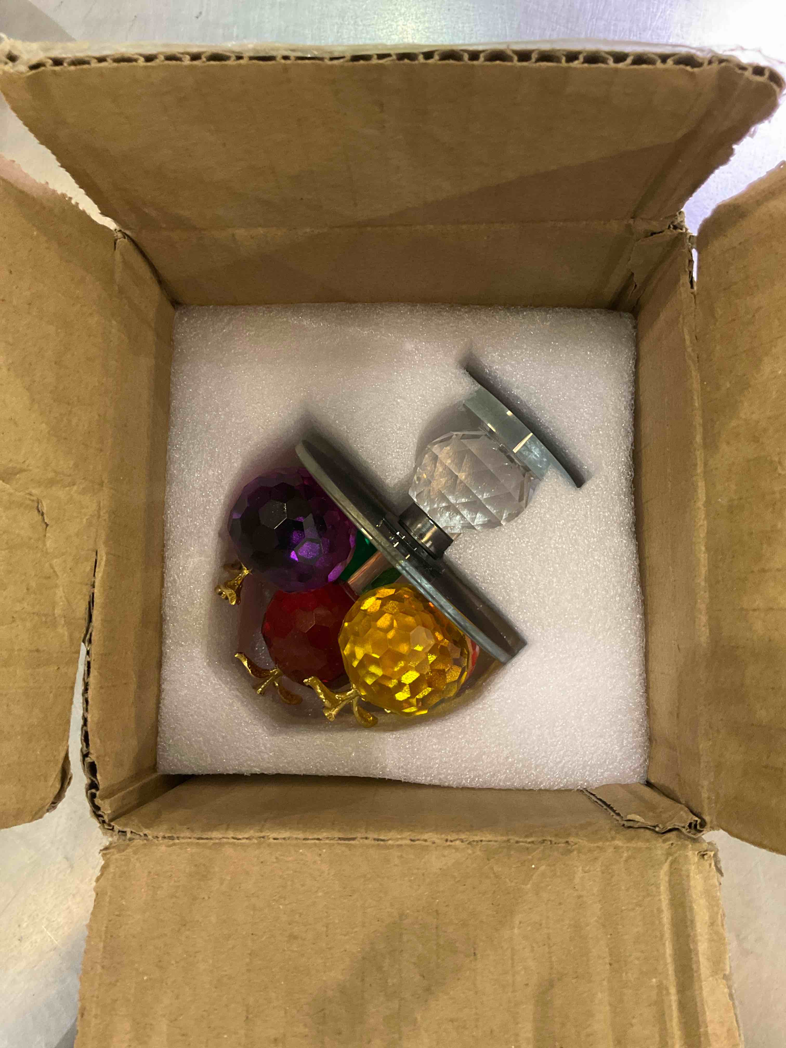 https://s3.amazonaws.com/lotting-images-prod/BargainHunt/EXS01096446_1708358618189.jpeg