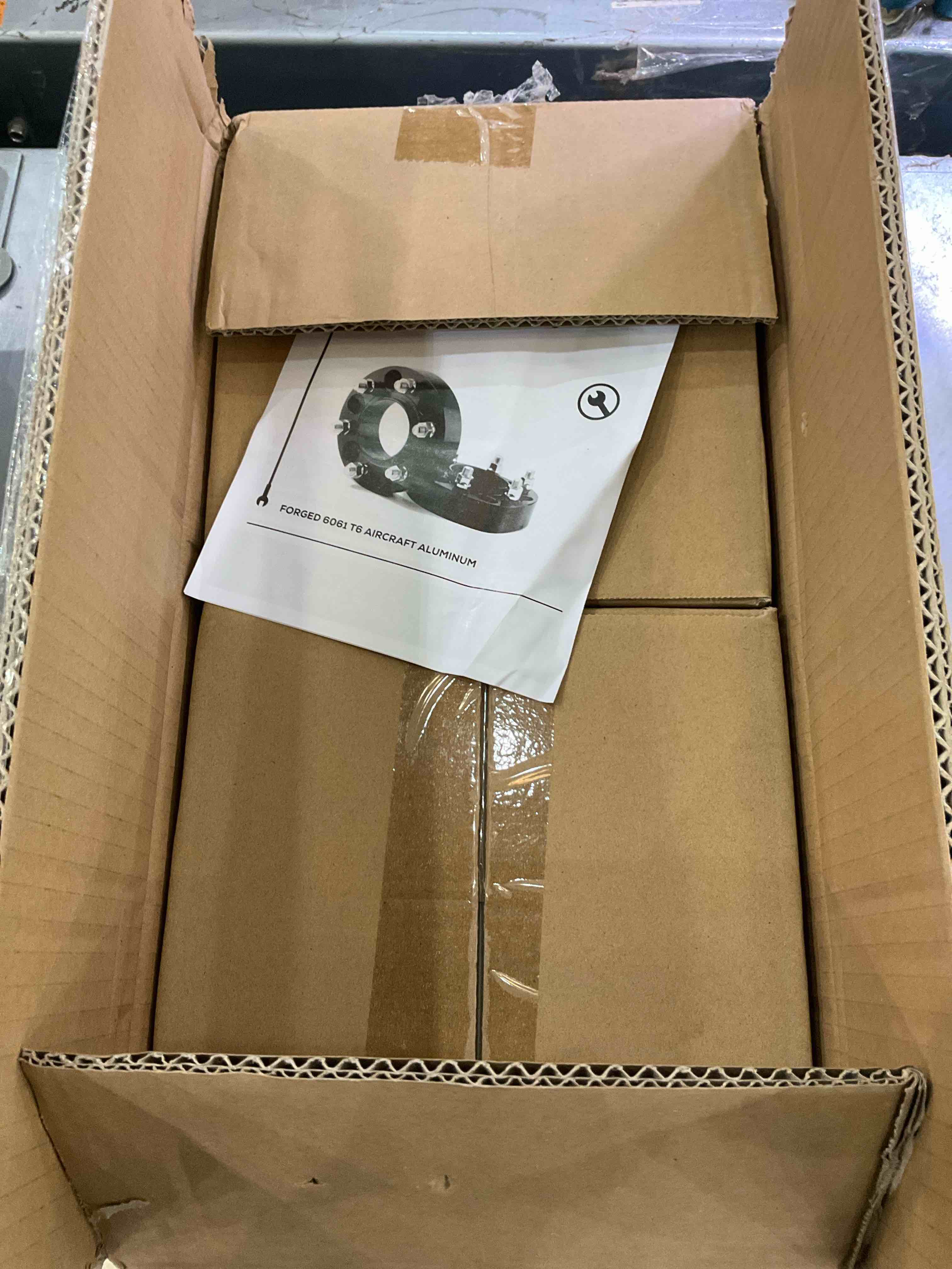 https://s3.amazonaws.com/lotting-images-prod/BargainHunt/EXS01096471_1708360765357.jpeg