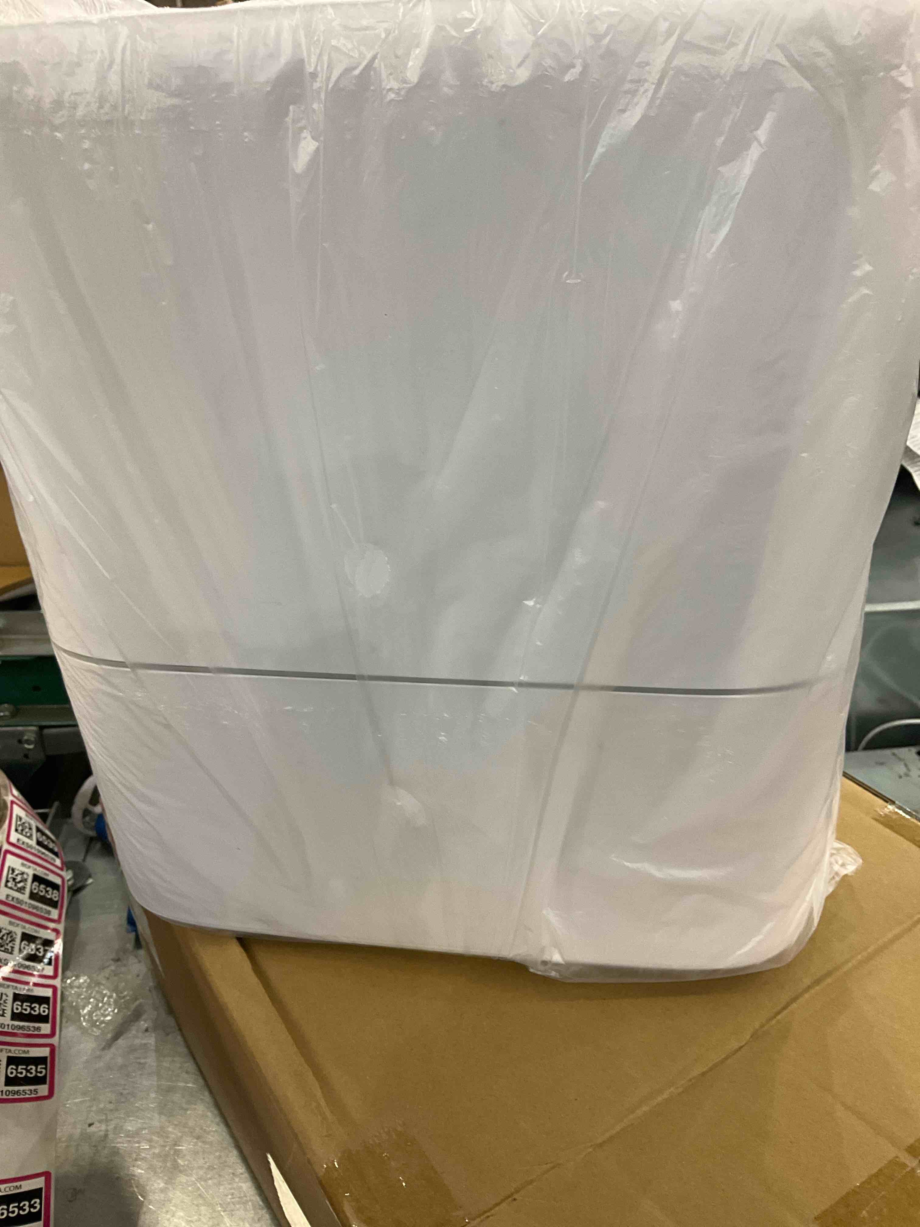 https://s3.amazonaws.com/lotting-images-prod/BargainHunt/EXS01096529_1708617933567.jpeg