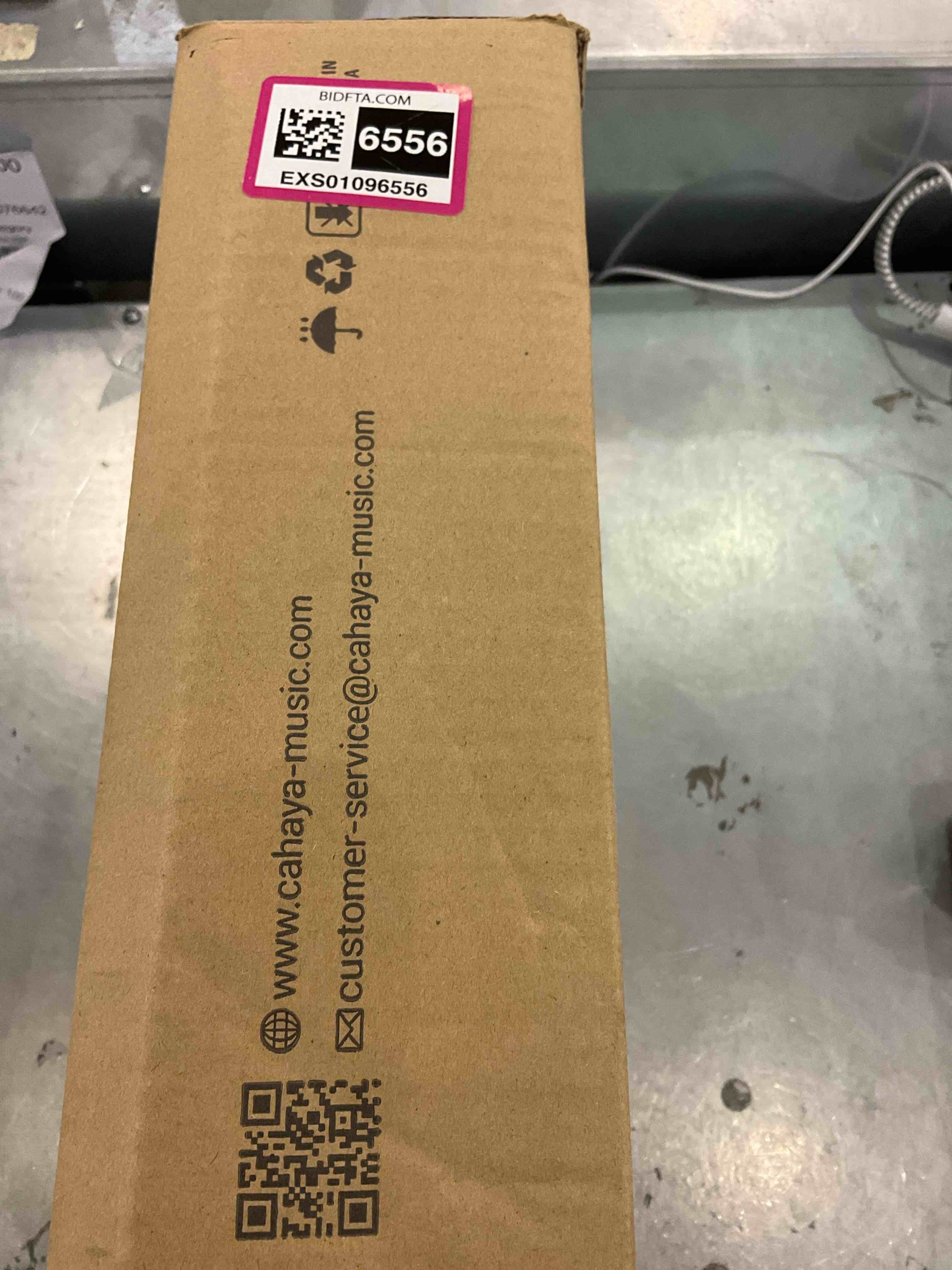 https://s3.amazonaws.com/lotting-images-prod/BargainHunt/EXS01096556_1708620823580.jpeg