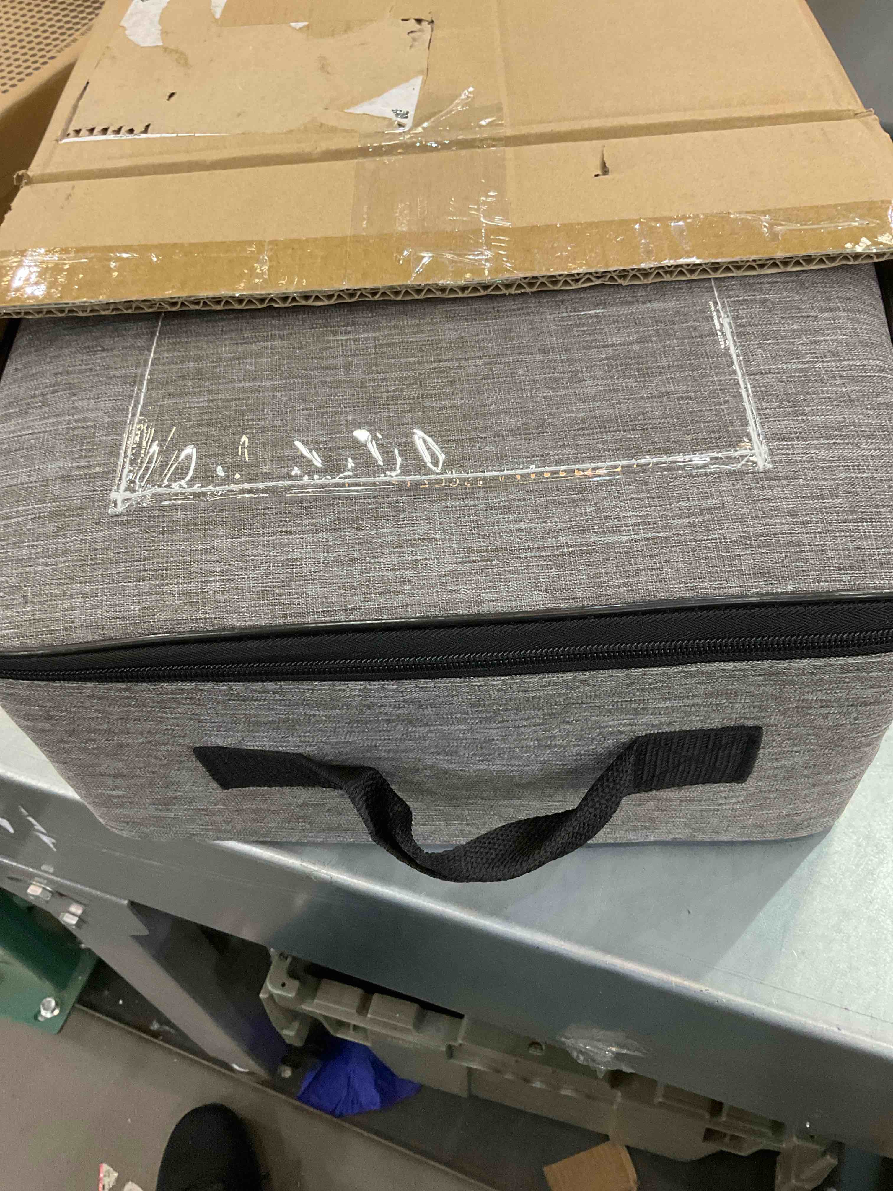 https://s3.amazonaws.com/lotting-images-prod/BargainHunt/EXS01096687_1708712717133.jpeg