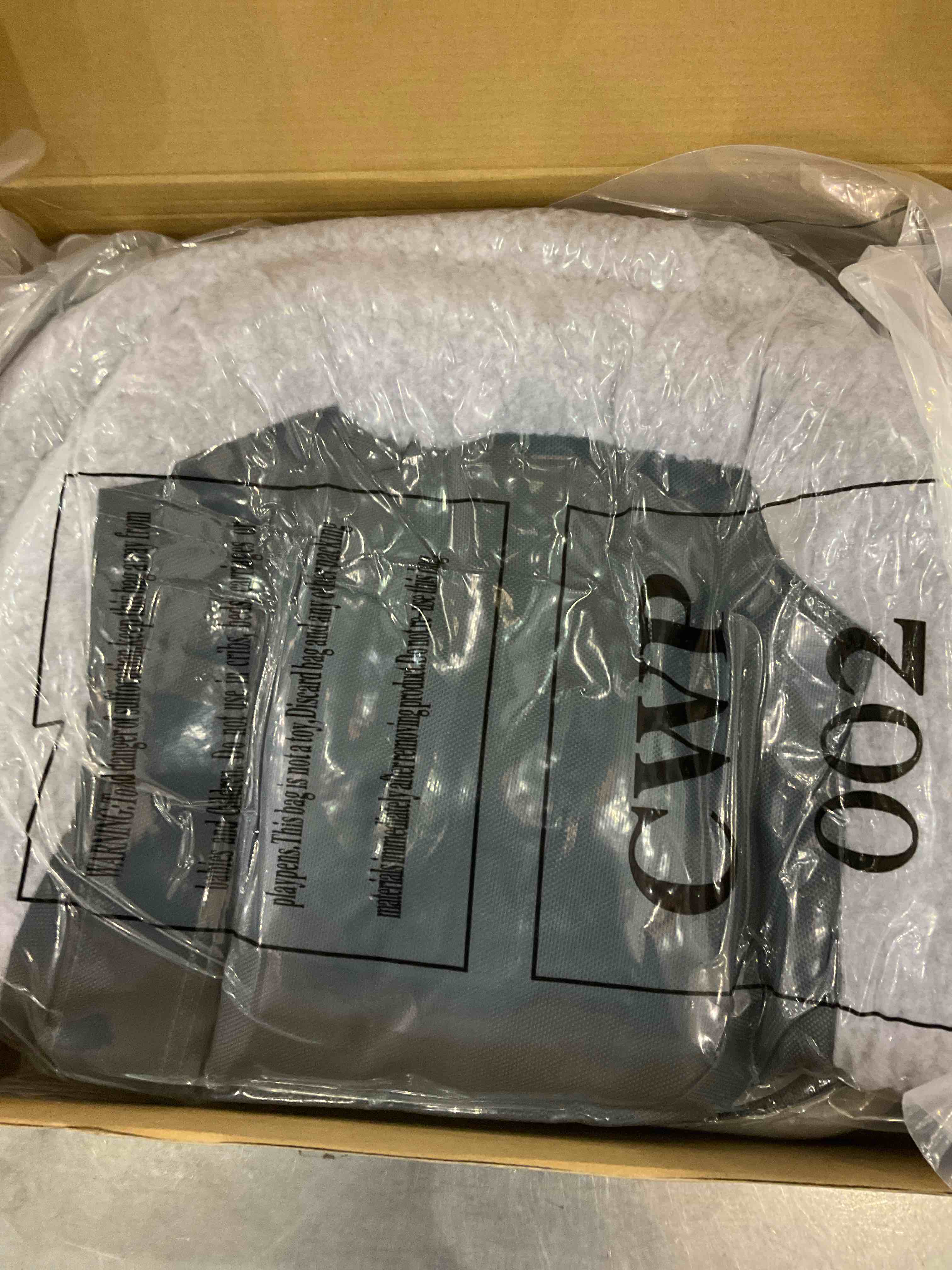 https://s3.amazonaws.com/lotting-images-prod/BargainHunt/EXS01096949_1709041976639.jpeg