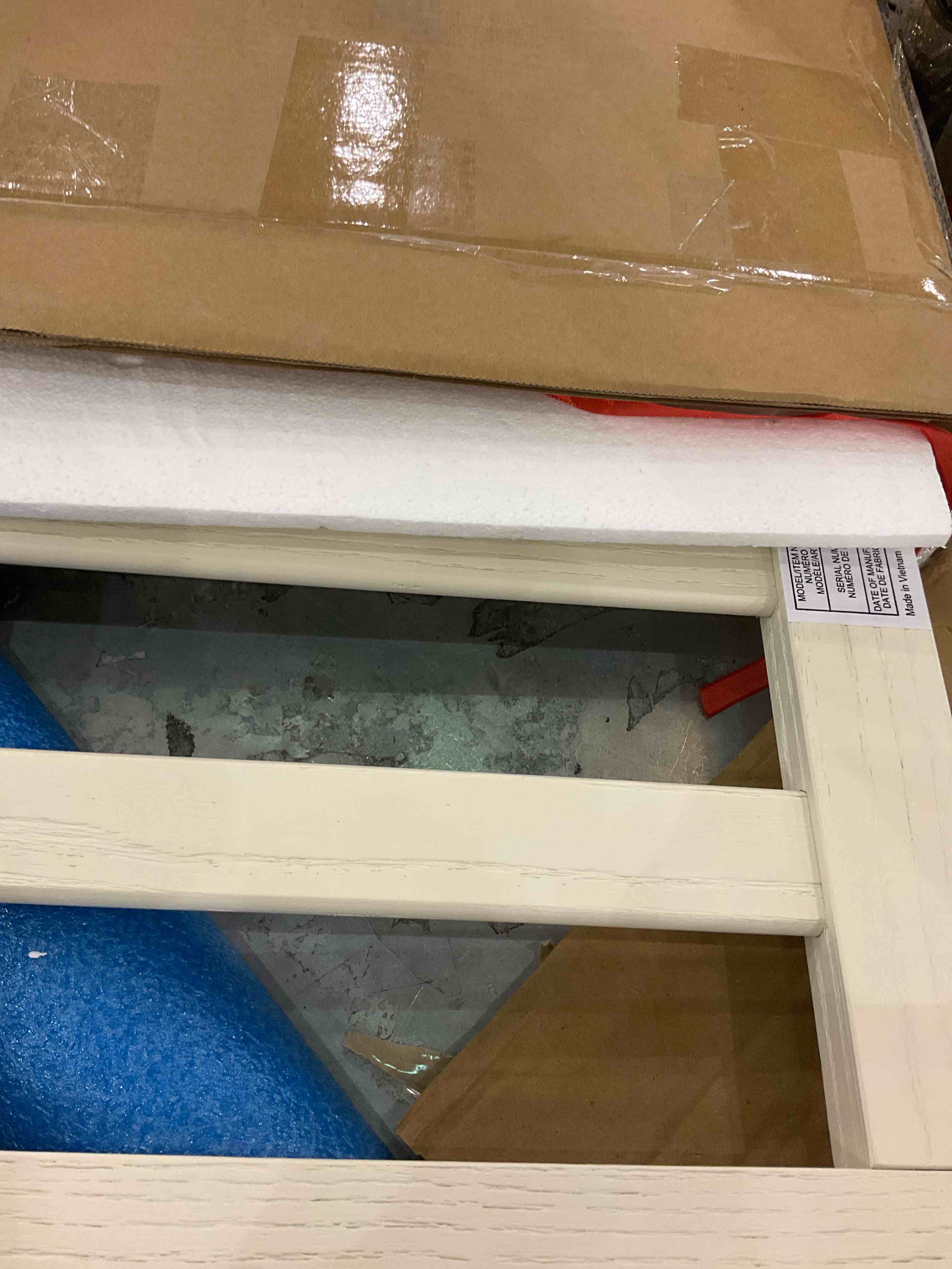 https://s3.amazonaws.com/lotting-images-prod/BargainHunt/EXS01097077_1715086172154.jpeg