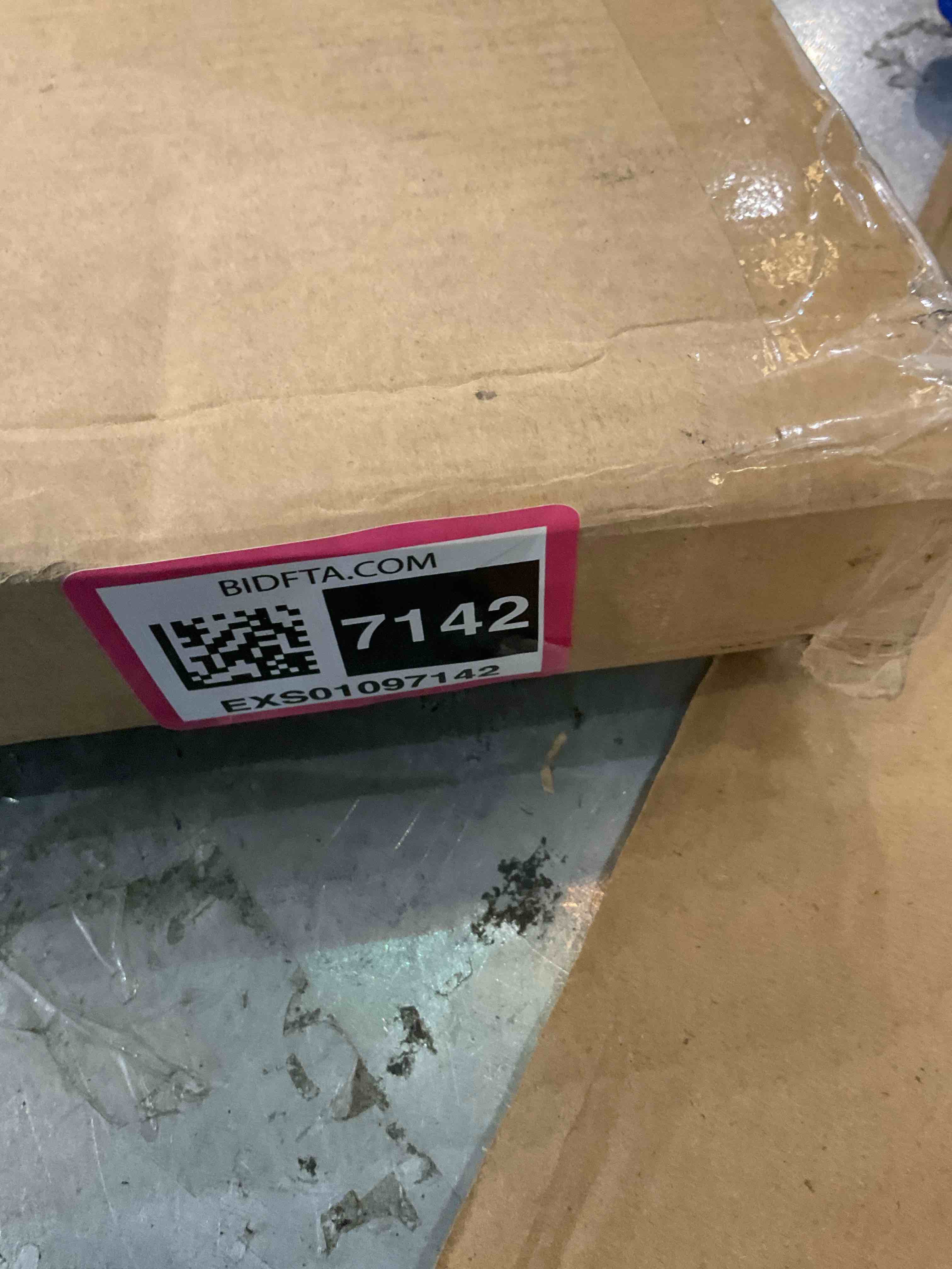 https://s3.amazonaws.com/lotting-images-prod/BargainHunt/EXS01097142_1715103052765.jpeg