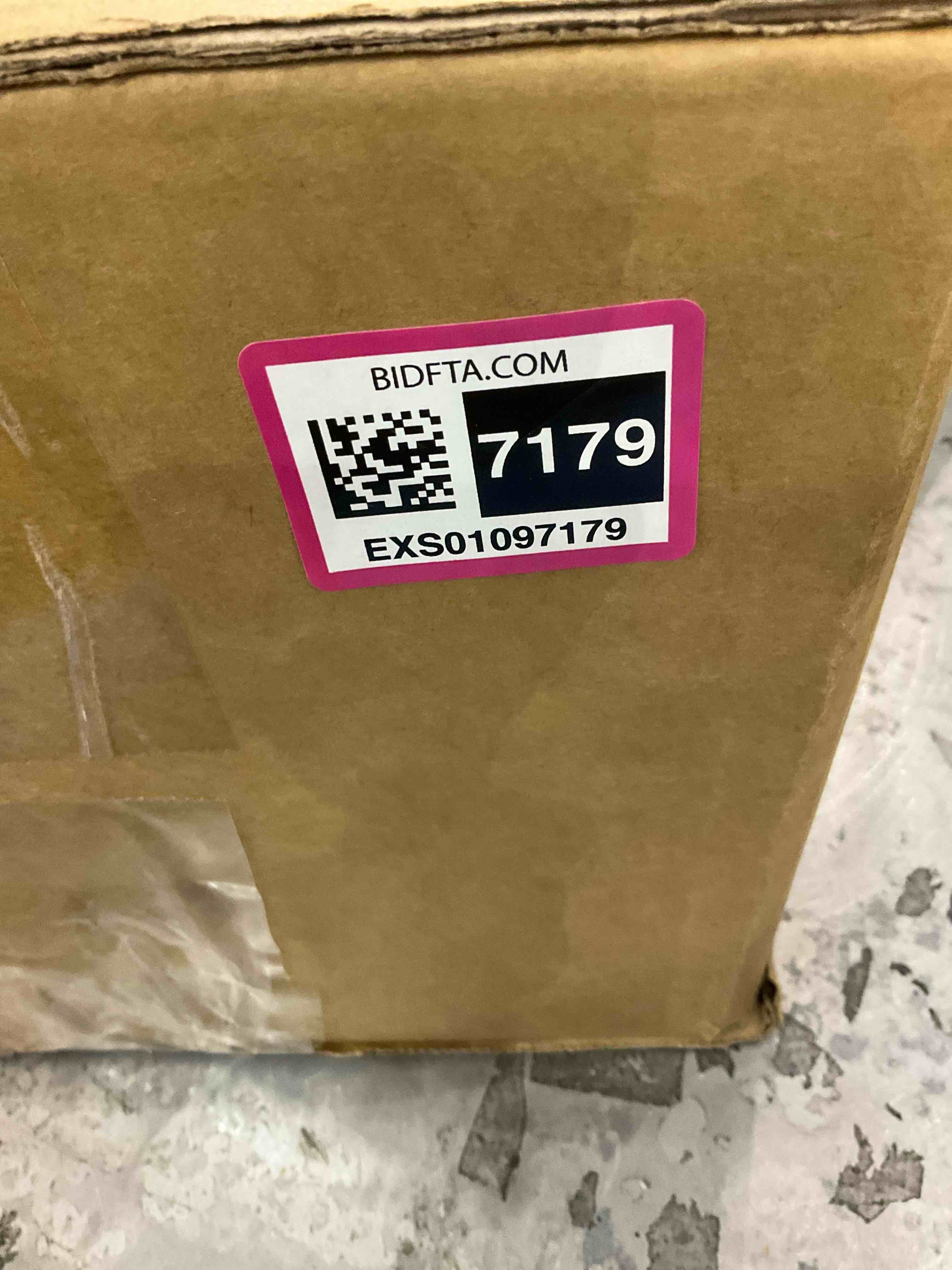 https://s3.amazonaws.com/lotting-images-prod/BargainHunt/EXS01097179_1715168254387.jpeg