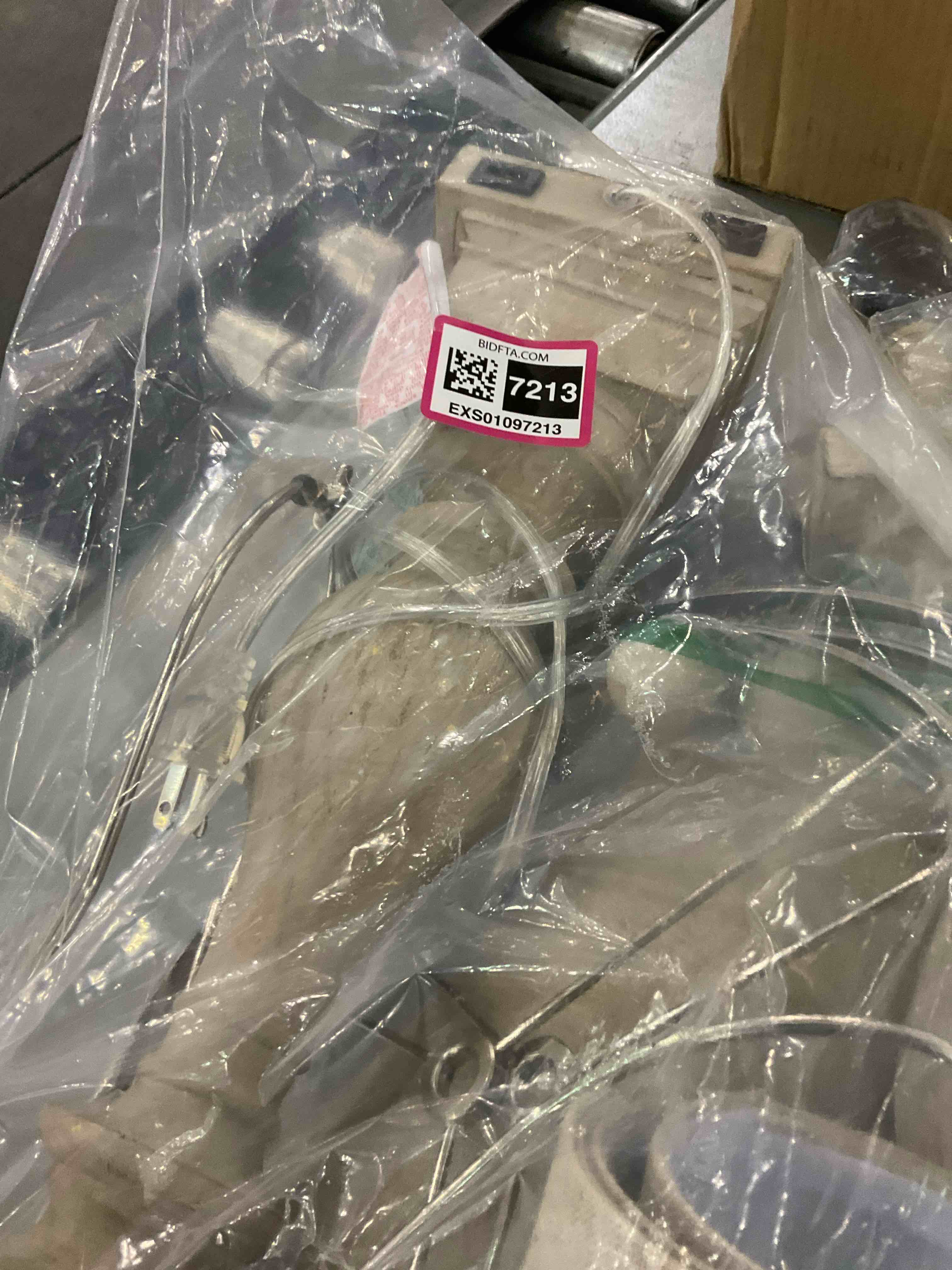 https://s3.amazonaws.com/lotting-images-prod/BargainHunt/EXS01097213_1715175948211.jpeg