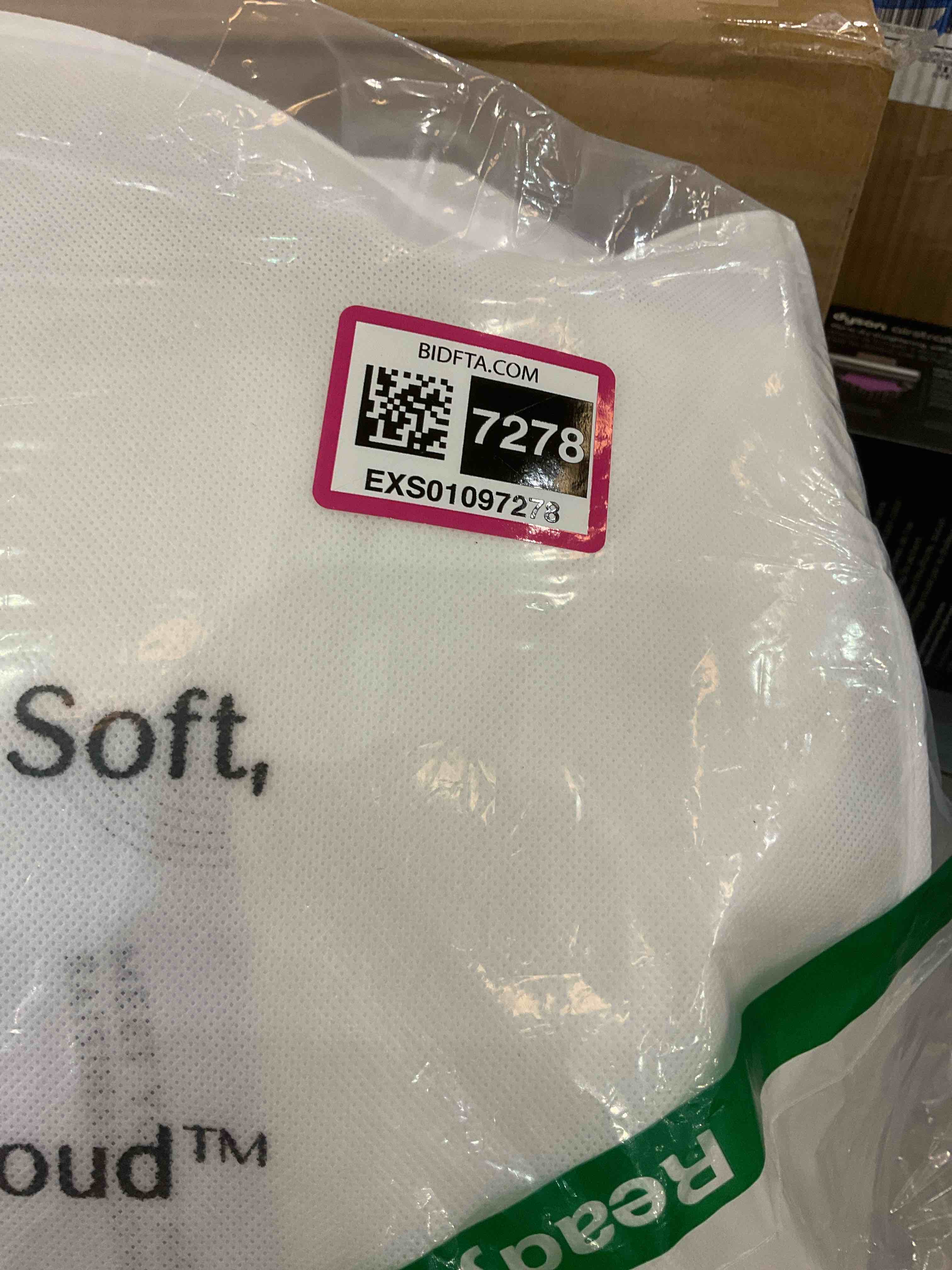 https://s3.amazonaws.com/lotting-images-prod/BargainHunt/EXS01097278_1715188237861.jpeg