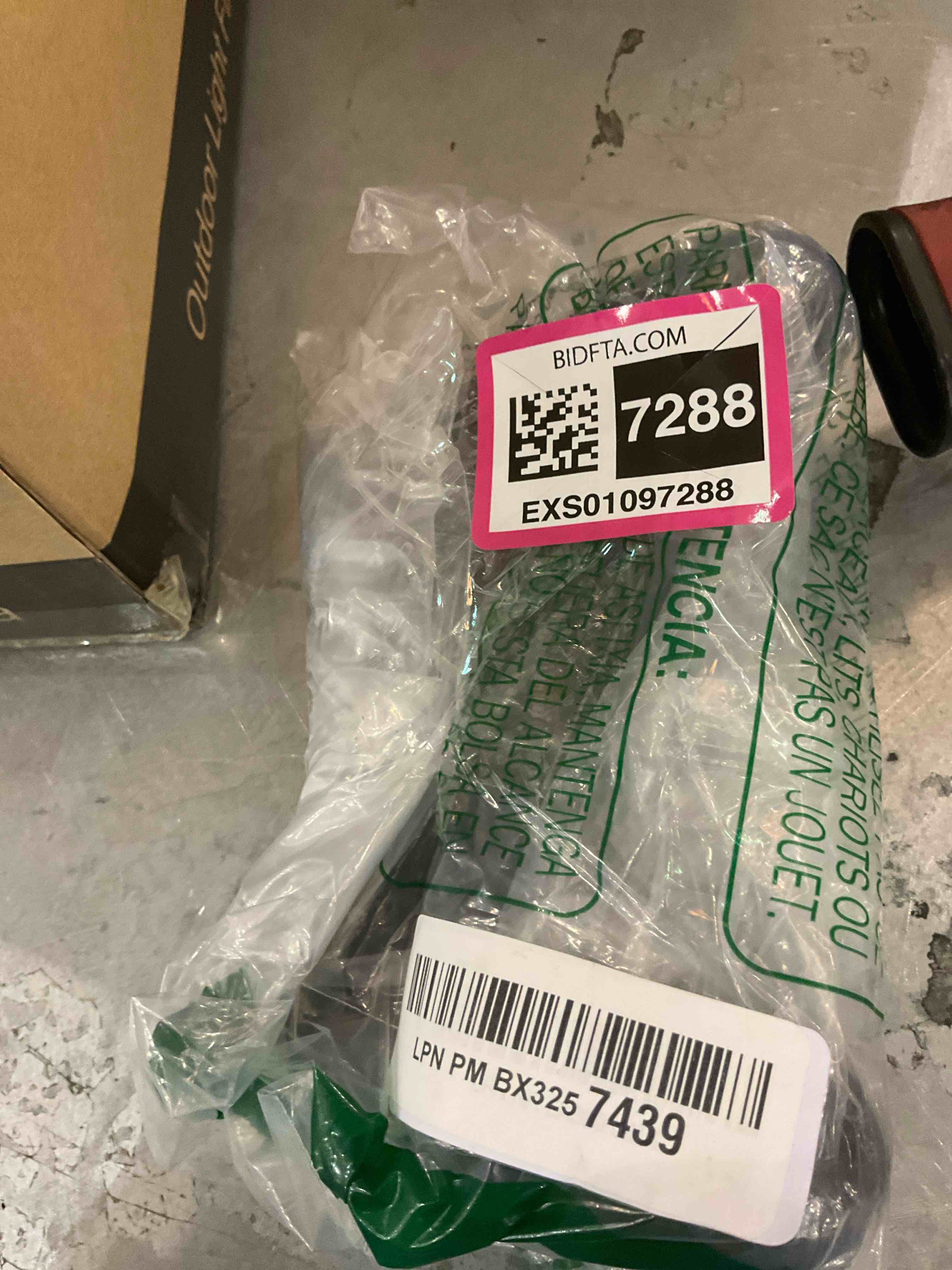 https://s3.amazonaws.com/lotting-images-prod/BargainHunt/EXS01097288_1715189333903.jpeg