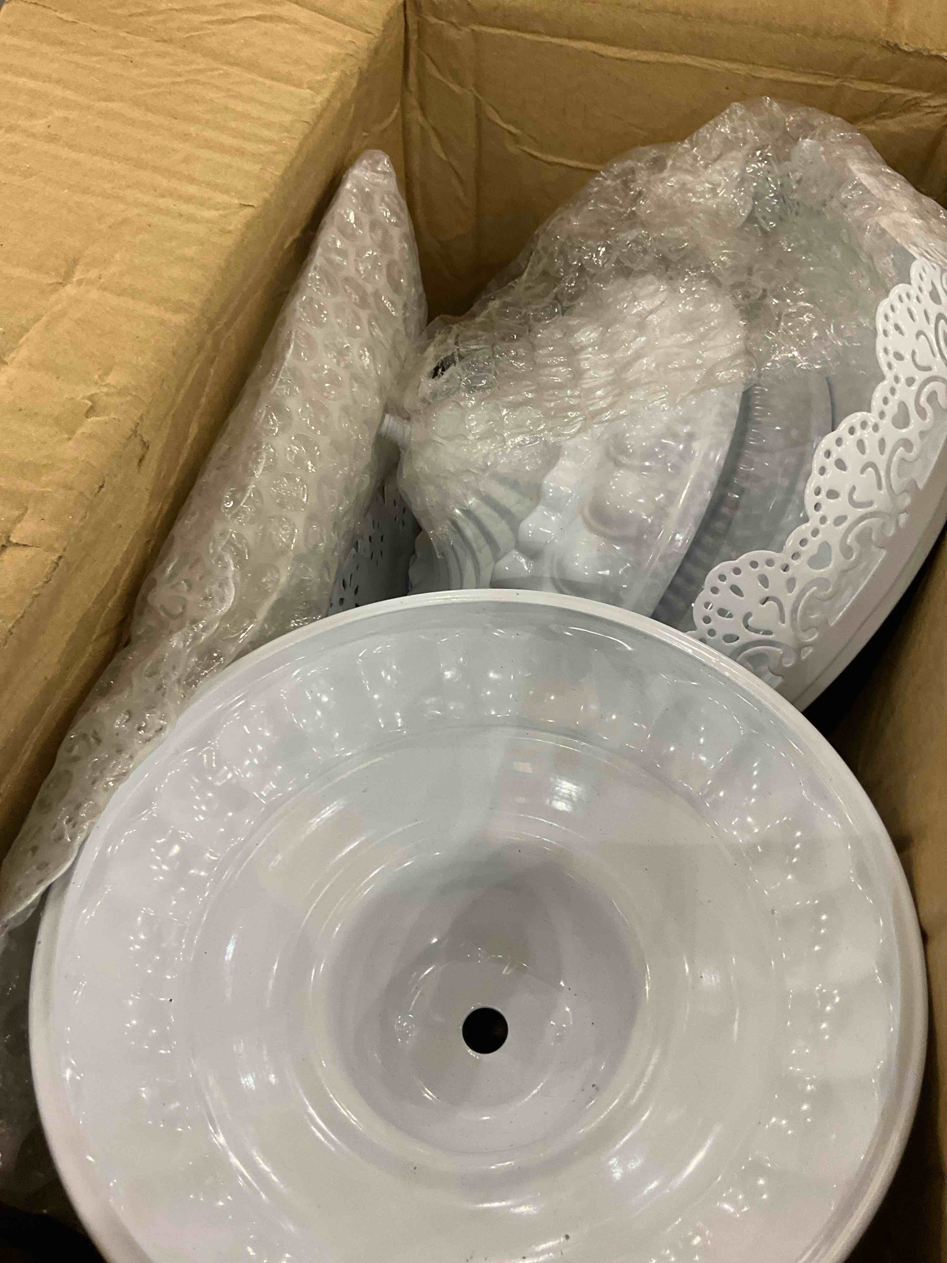 https://s3.amazonaws.com/lotting-images-prod/BargainHunt/EXS01097394_1715266084463.jpeg