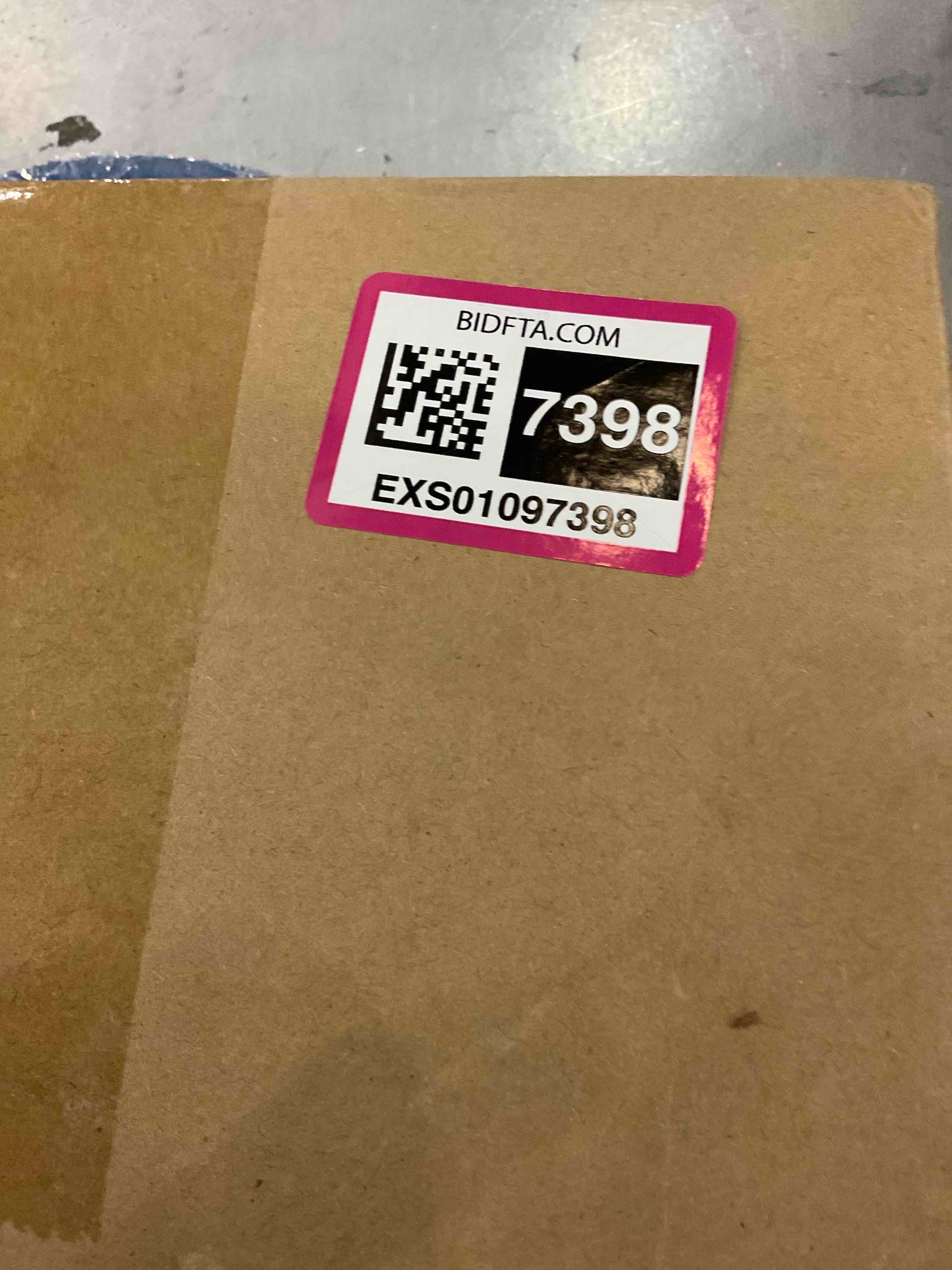 https://s3.amazonaws.com/lotting-images-prod/BargainHunt/EXS01097398_1715267176603.jpeg