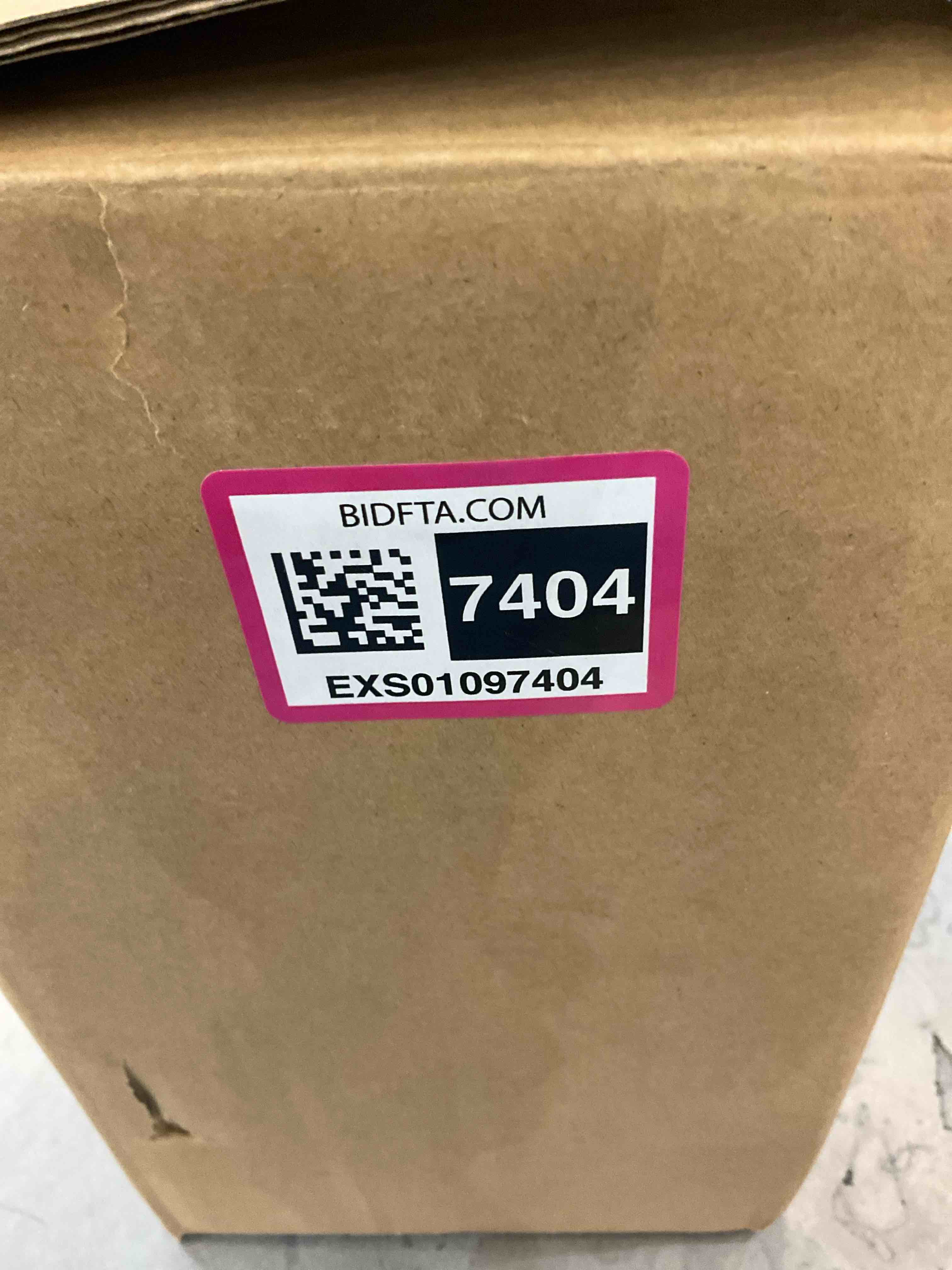 https://s3.amazonaws.com/lotting-images-prod/BargainHunt/EXS01097404_1715267541118.jpeg