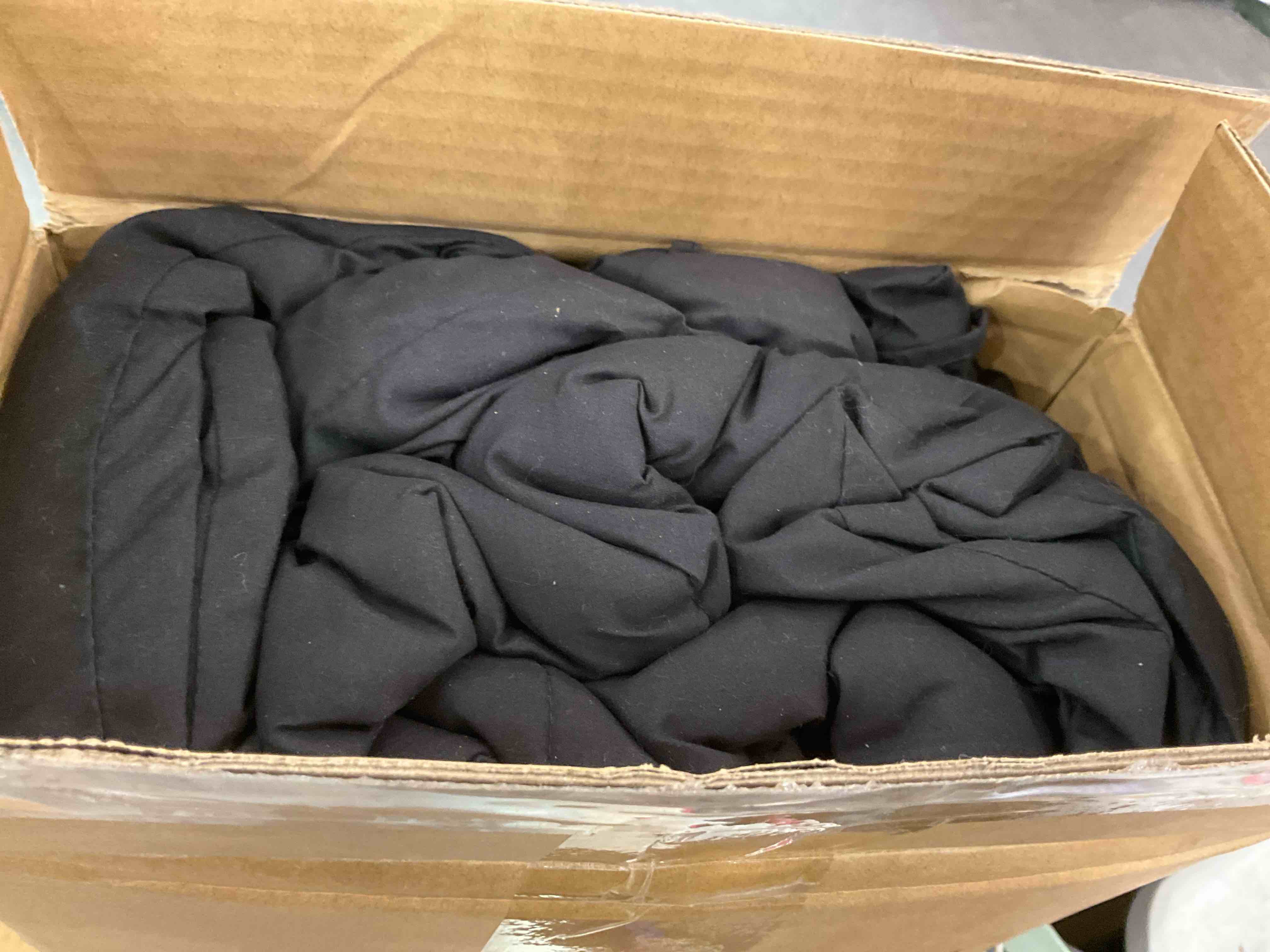 https://s3.amazonaws.com/lotting-images-prod/BargainHunt/EXS01097585_1708533551860.jpeg