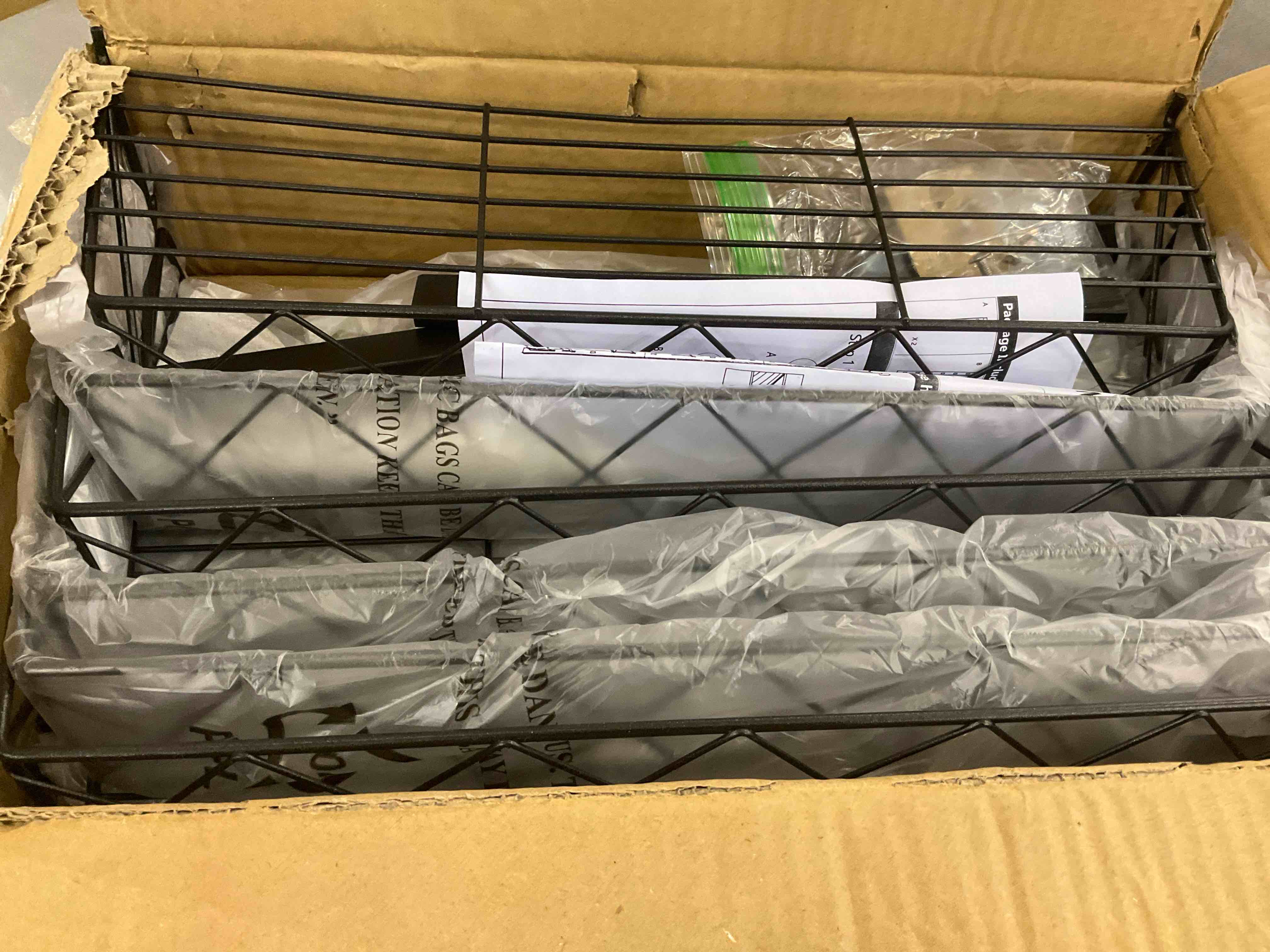 https://s3.amazonaws.com/lotting-images-prod/BargainHunt/EXS01097626_1708544269690.jpeg