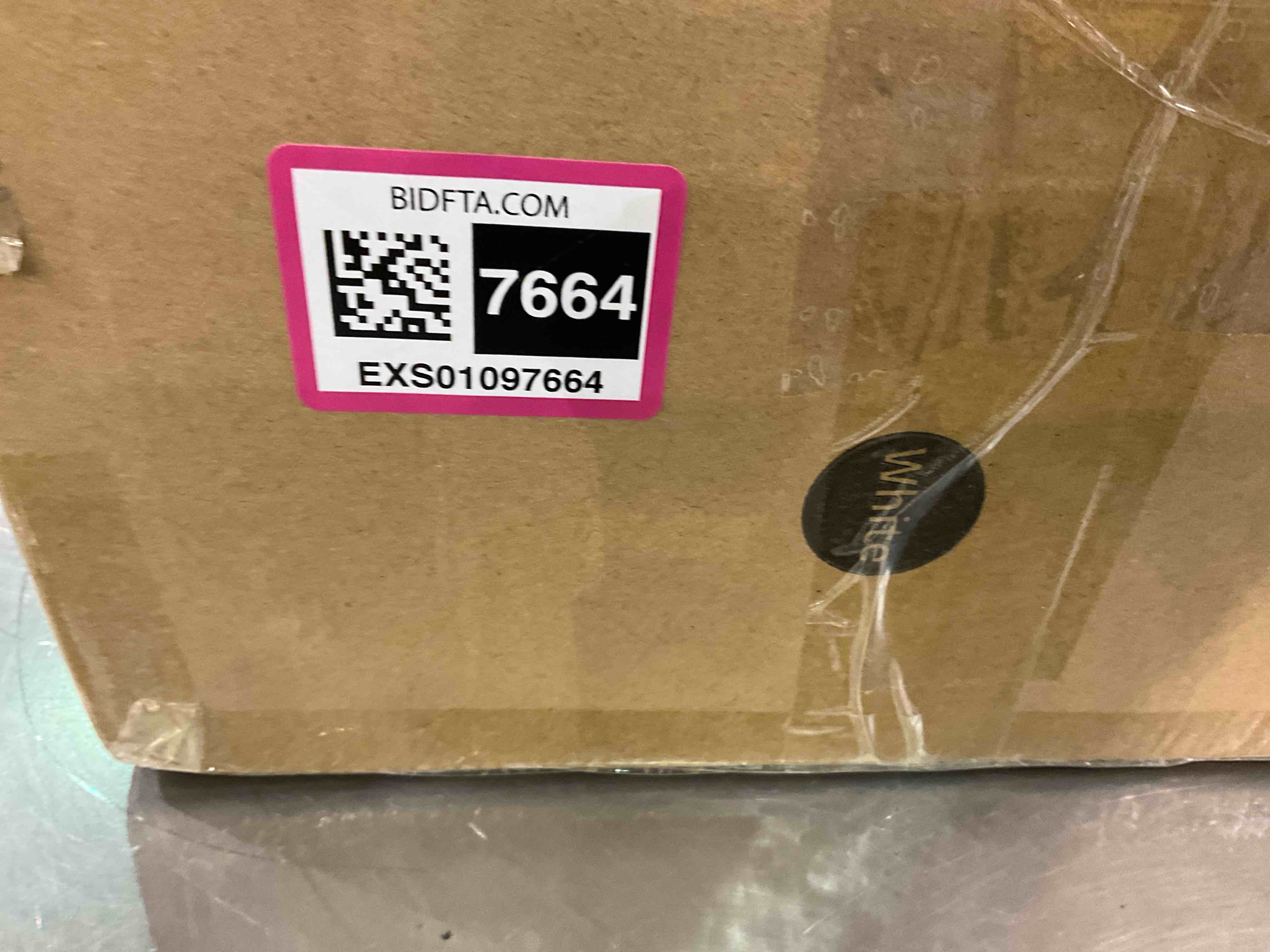 https://s3.amazonaws.com/lotting-images-prod/BargainHunt/EXS01097664_1708606784423.jpeg