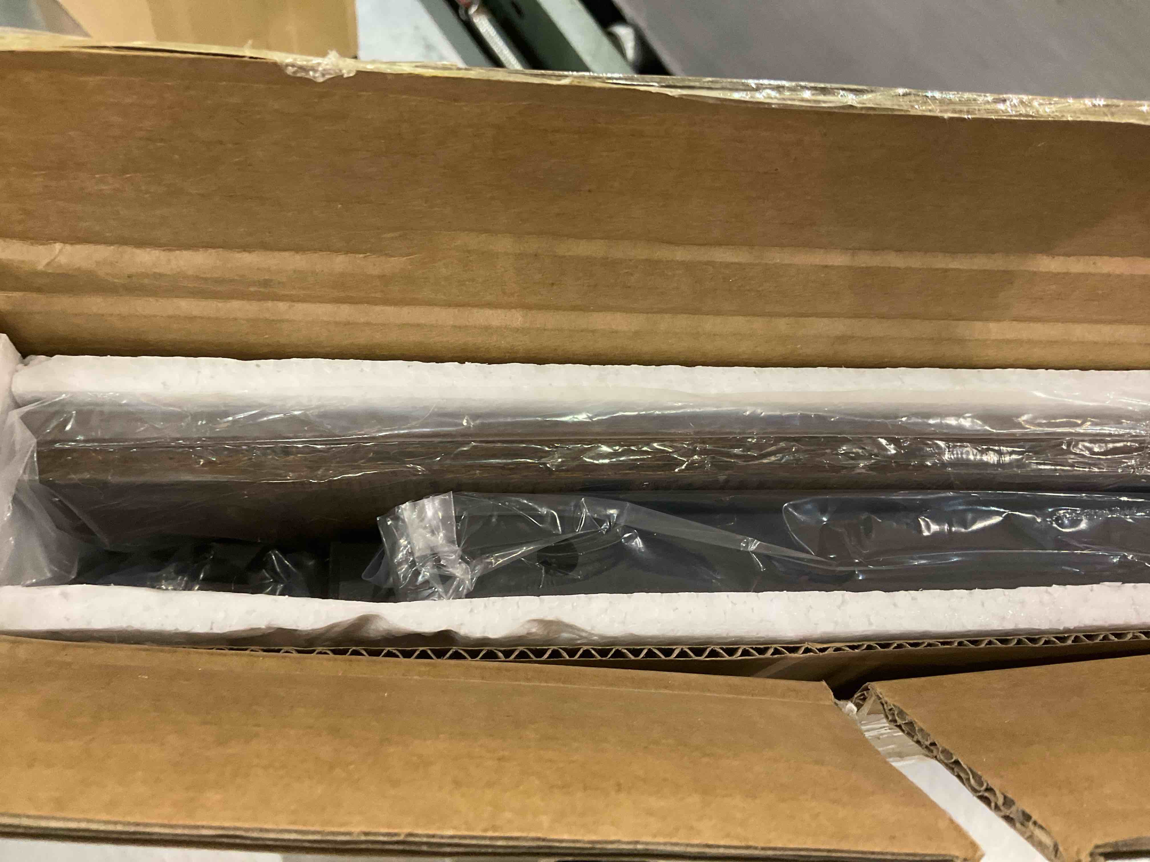 https://s3.amazonaws.com/lotting-images-prod/BargainHunt/EXS01097762_1708625780865.jpeg