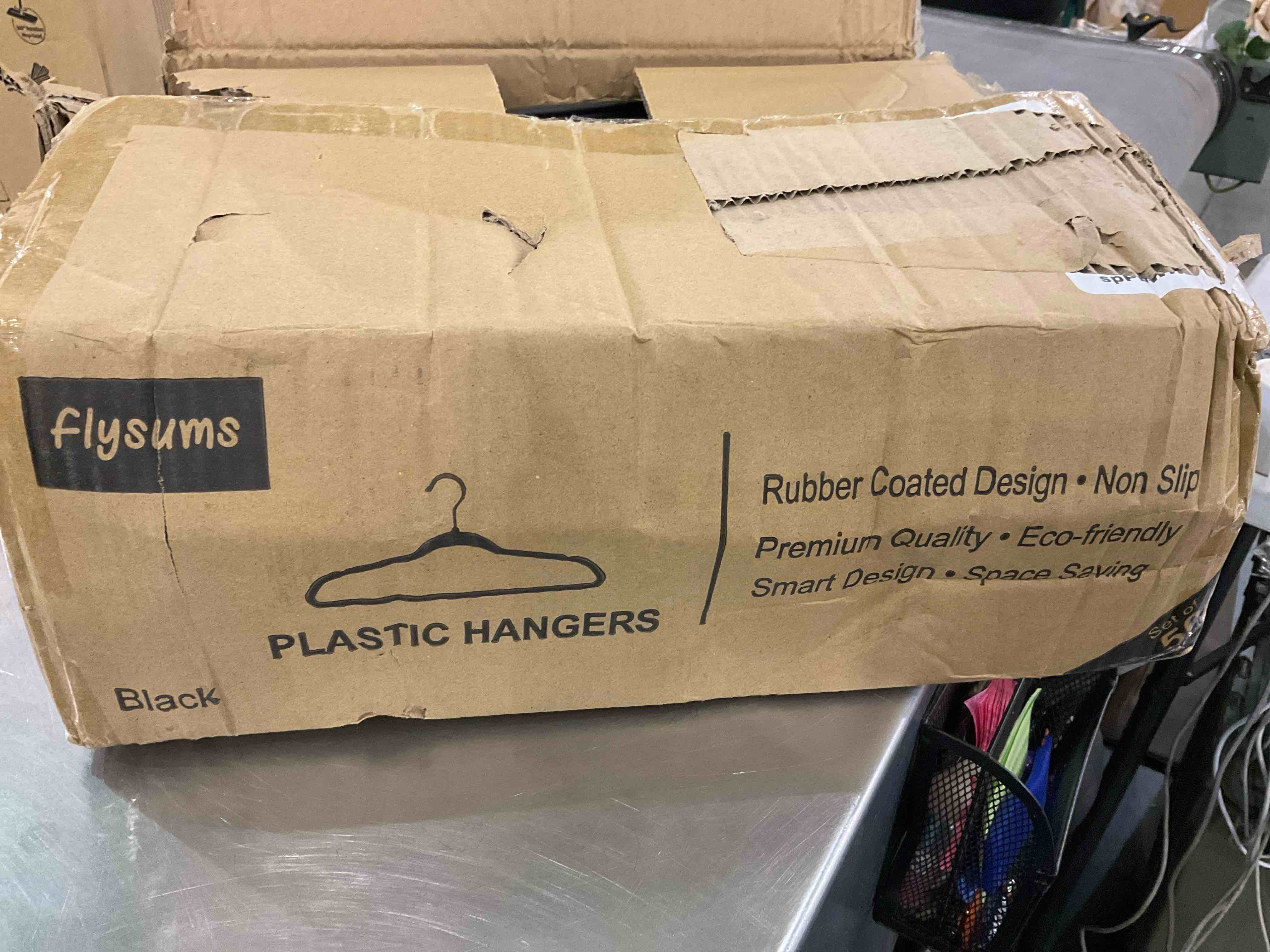 Flysums Rubber Coated Plastic HangersRubber Coated Design Non Slip Premium Quality Eco-friendly Smart Design Space Saving Black 50 Pcs 