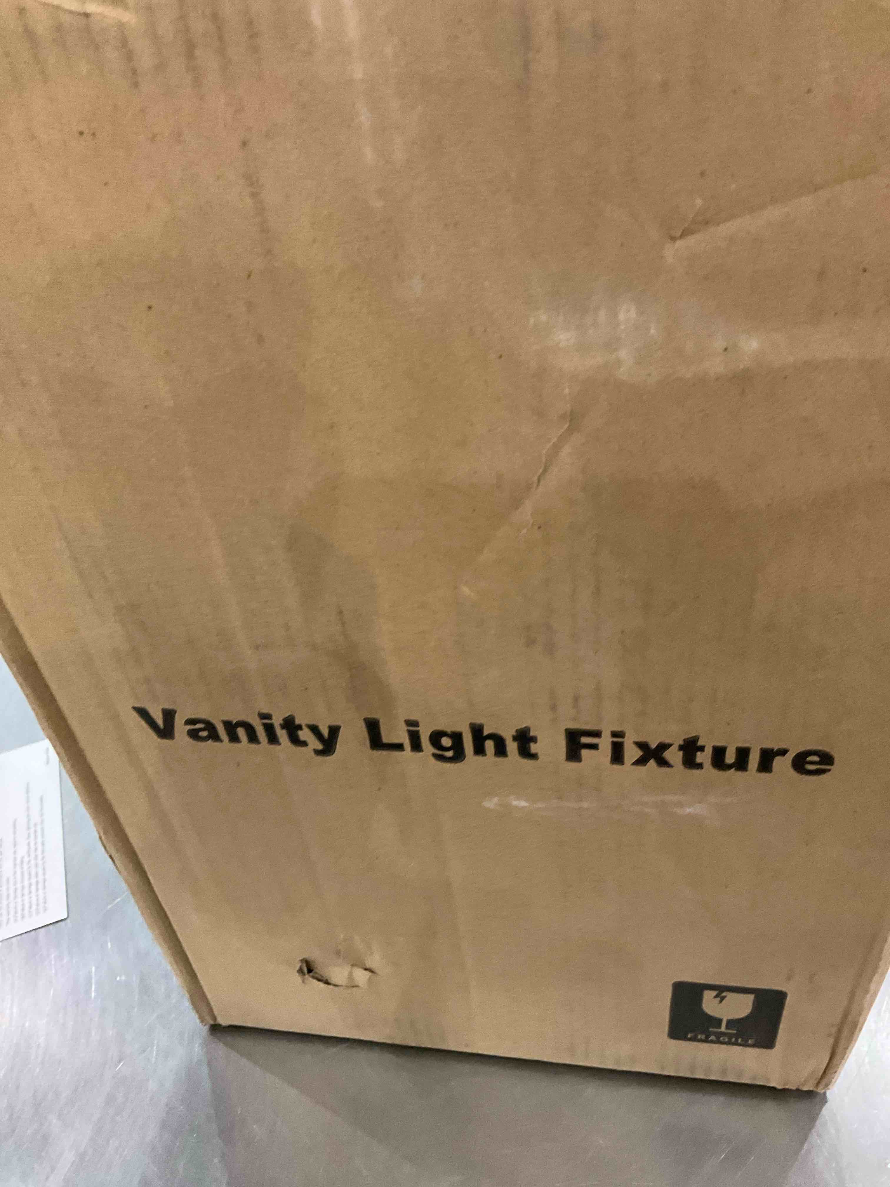 https://s3.amazonaws.com/lotting-images-prod/BargainHunt/EXS01097952_1708952411405.jpeg