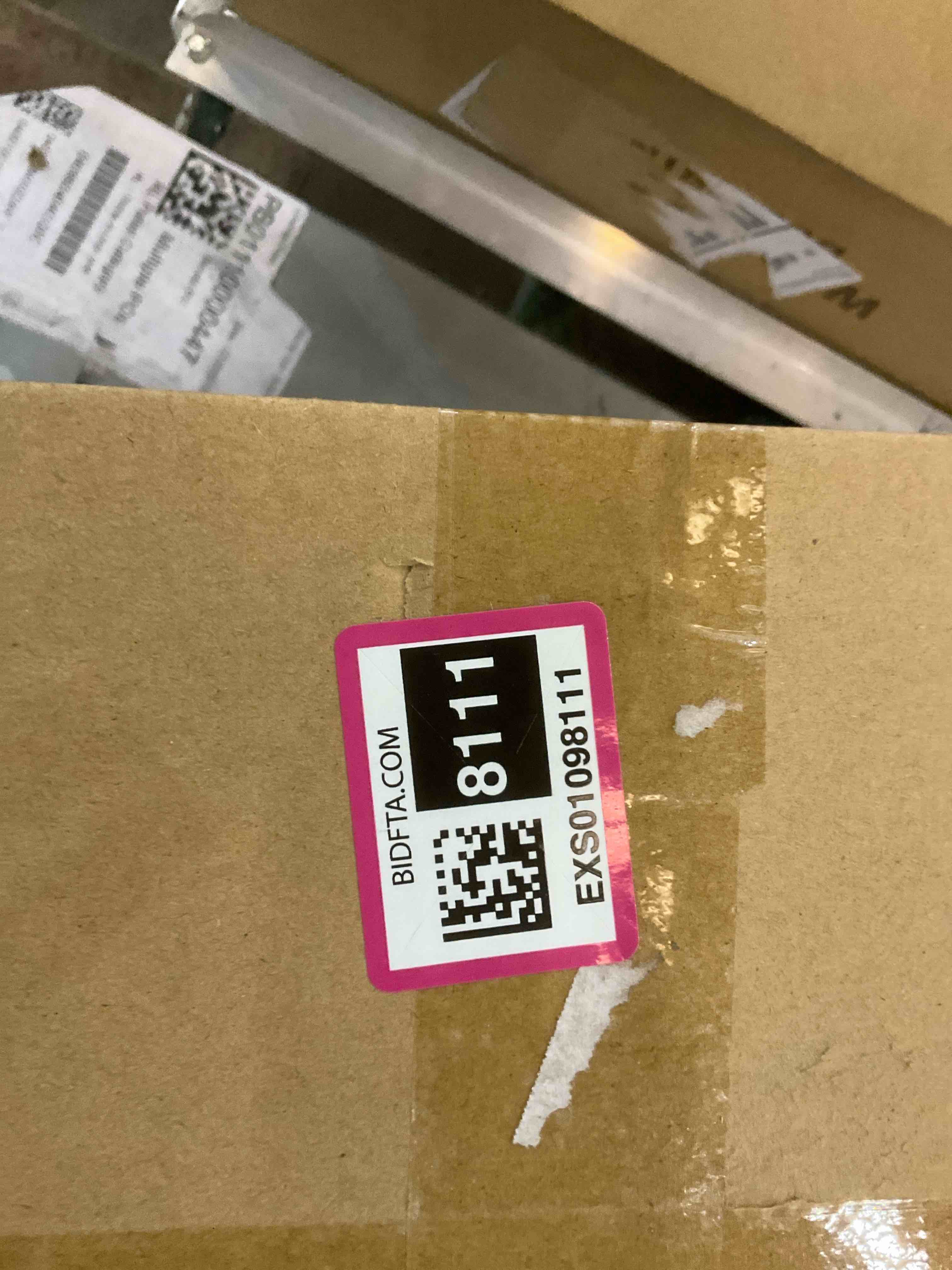 https://s3.amazonaws.com/lotting-images-prod/BargainHunt/EXS01098111_1709047060437.jpeg
