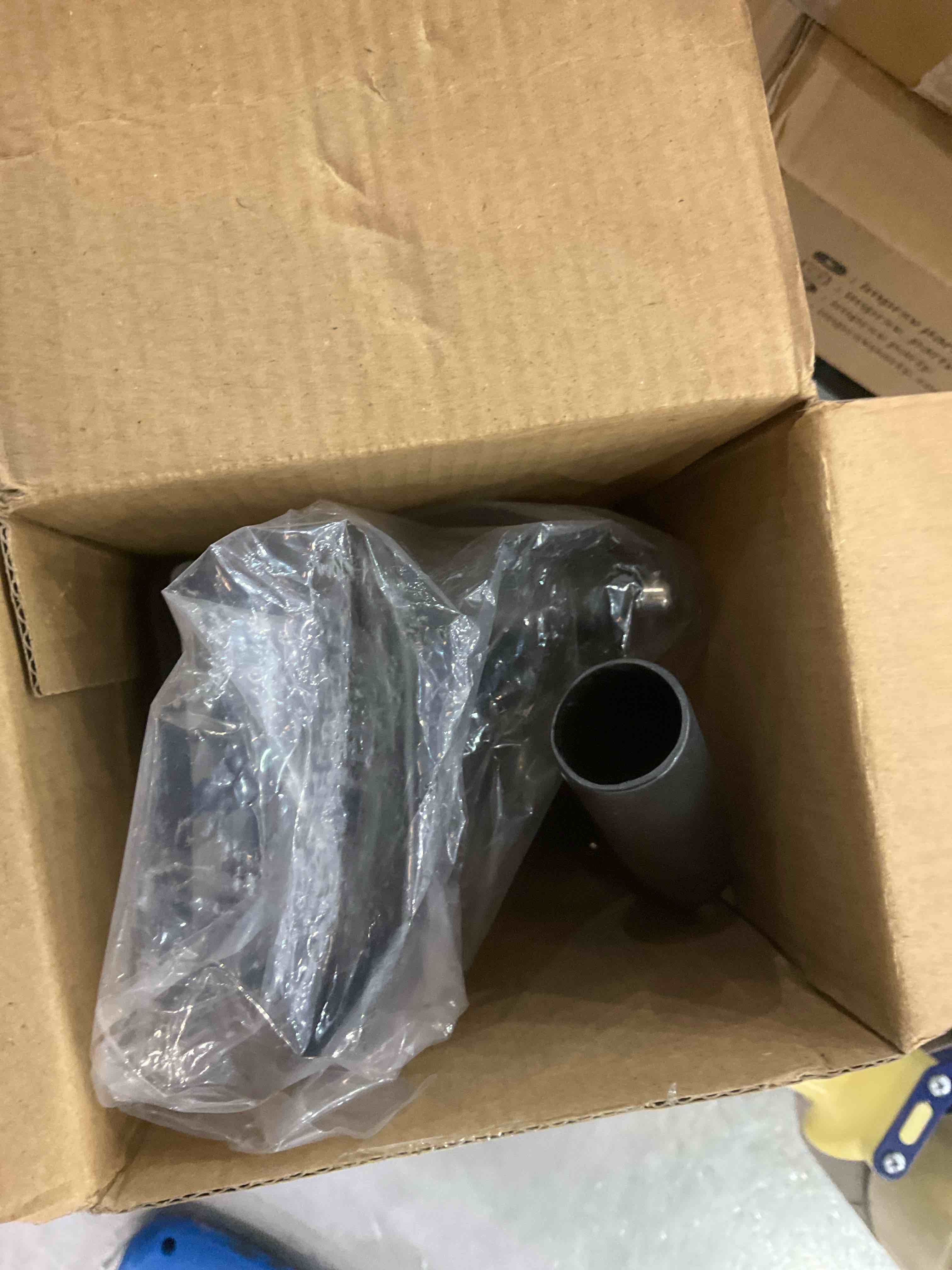https://s3.amazonaws.com/lotting-images-prod/BargainHunt/EXS01098121_1709045325673.jpeg