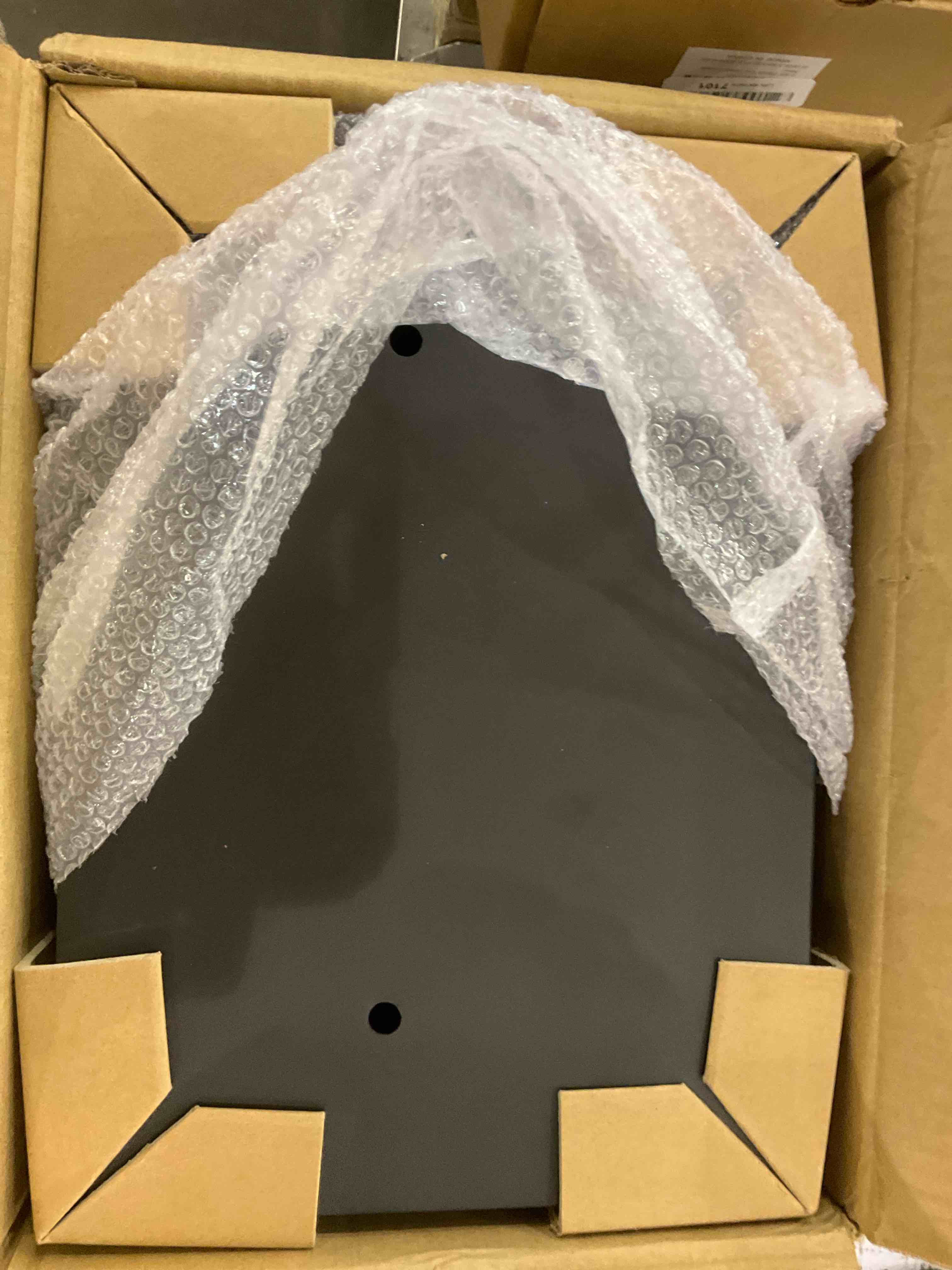 https://s3.amazonaws.com/lotting-images-prod/BargainHunt/EXS01098287_1709064604220.jpeg