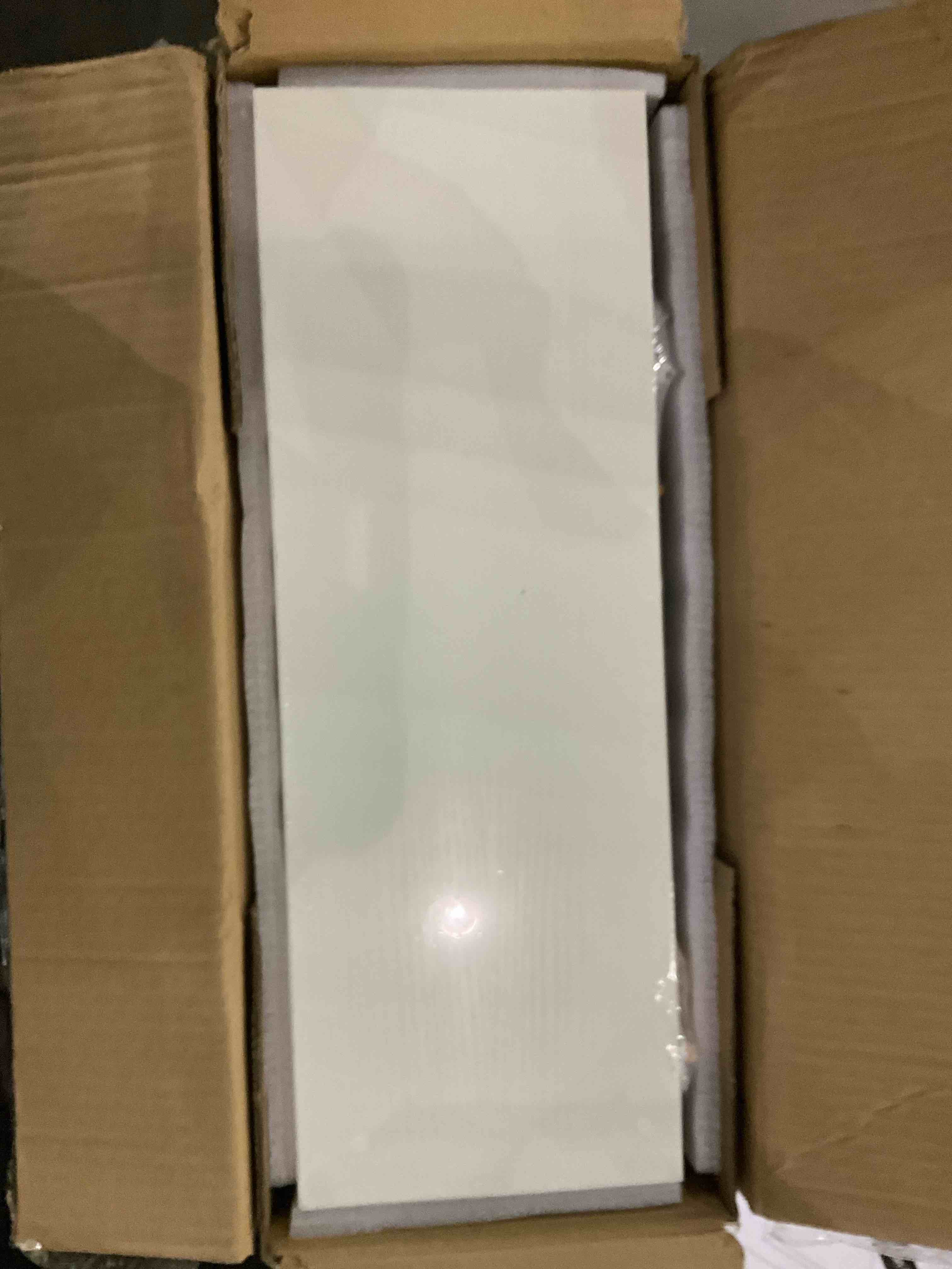 https://s3.amazonaws.com/lotting-images-prod/BargainHunt/EXS01098309_1709122968549.jpeg
