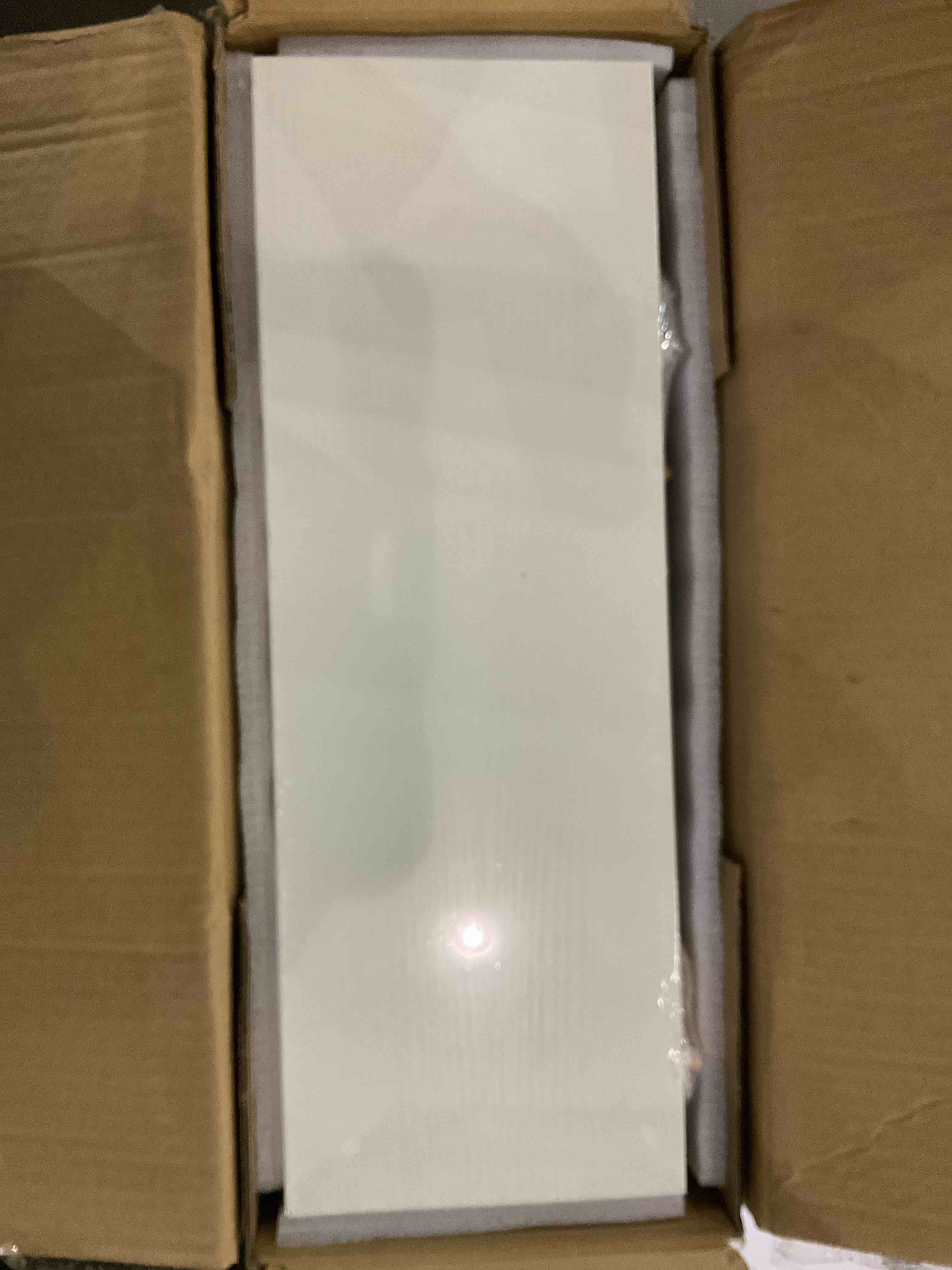 https://s3.amazonaws.com/lotting-images-prod/BargainHunt/EXS01098309_1709122972207.jpeg