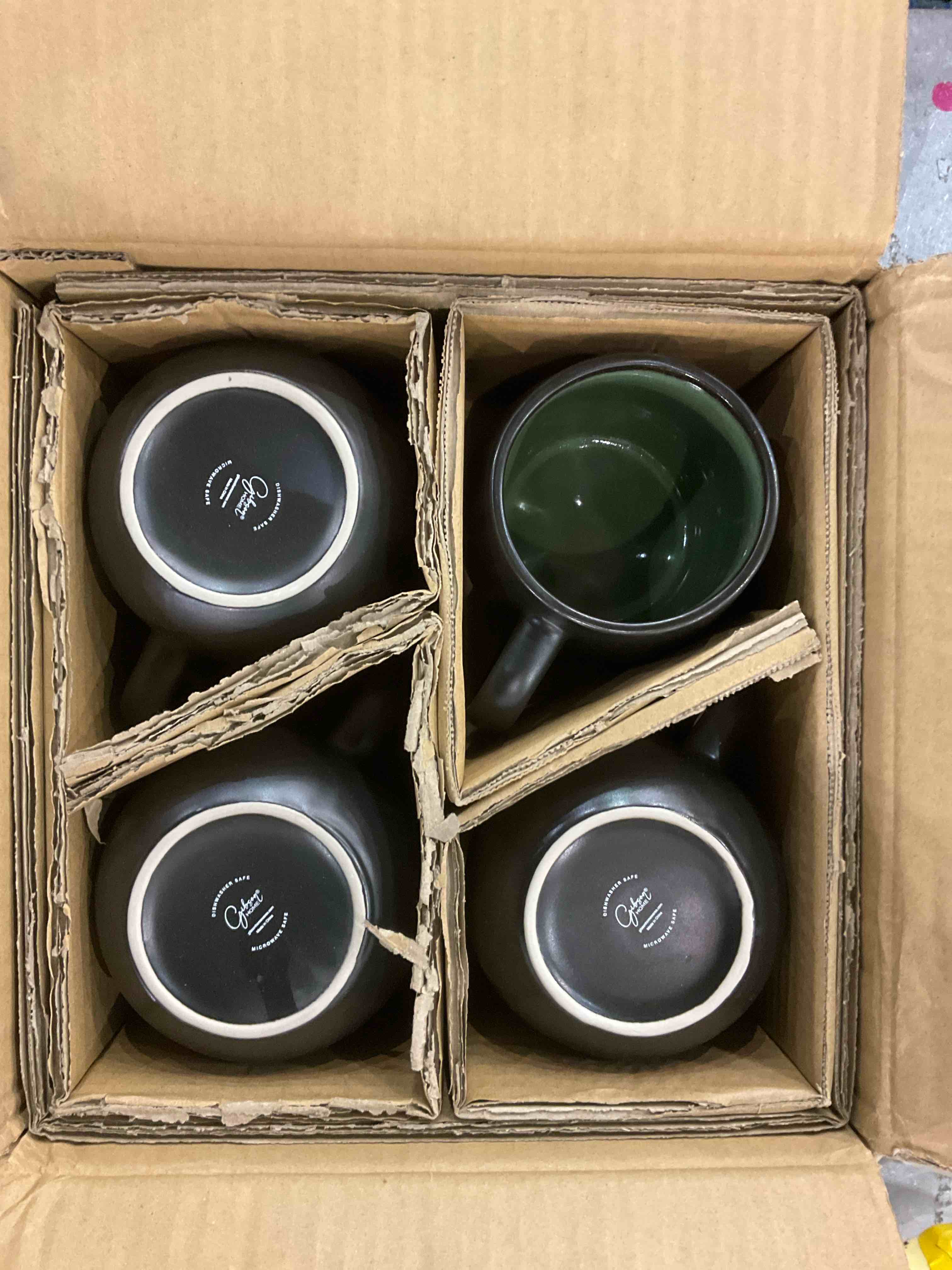 https://s3.amazonaws.com/lotting-images-prod/BargainHunt/EXS01098315_1709123308894.jpeg