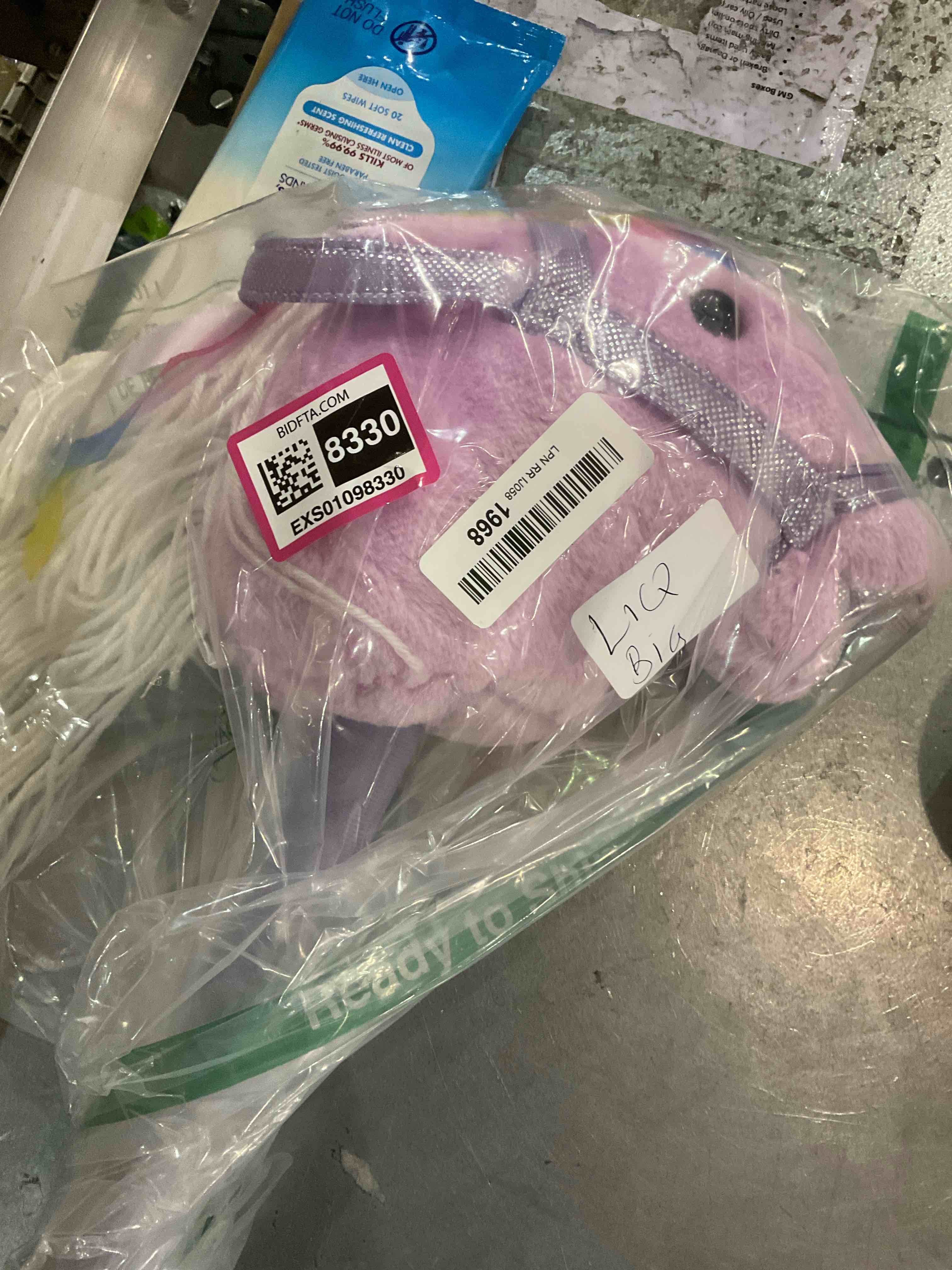 https://s3.amazonaws.com/lotting-images-prod/BargainHunt/EXS01098330_1709124996523.jpeg