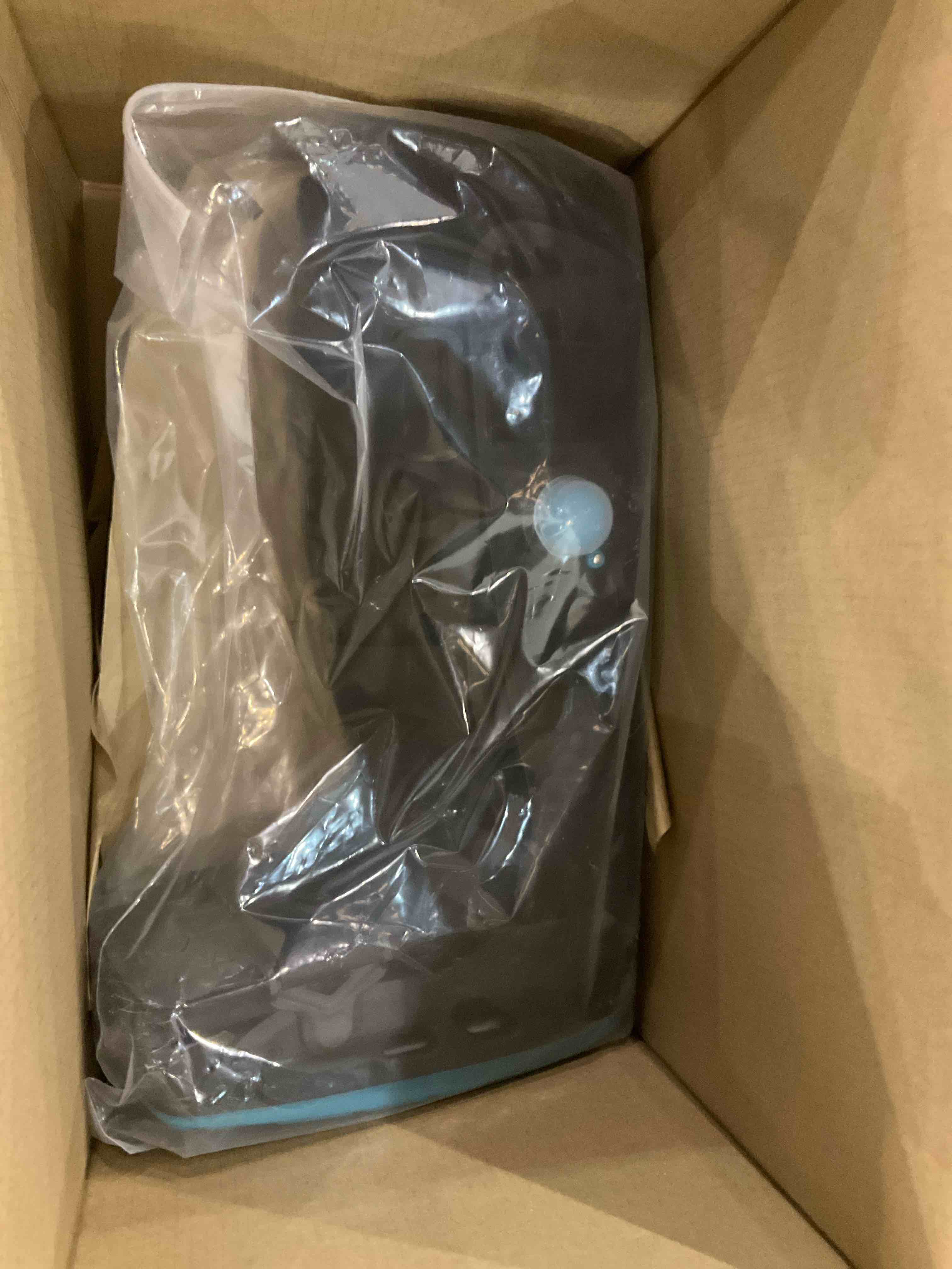 https://s3.amazonaws.com/lotting-images-prod/BargainHunt/EXS01098445_1709139091246.jpeg