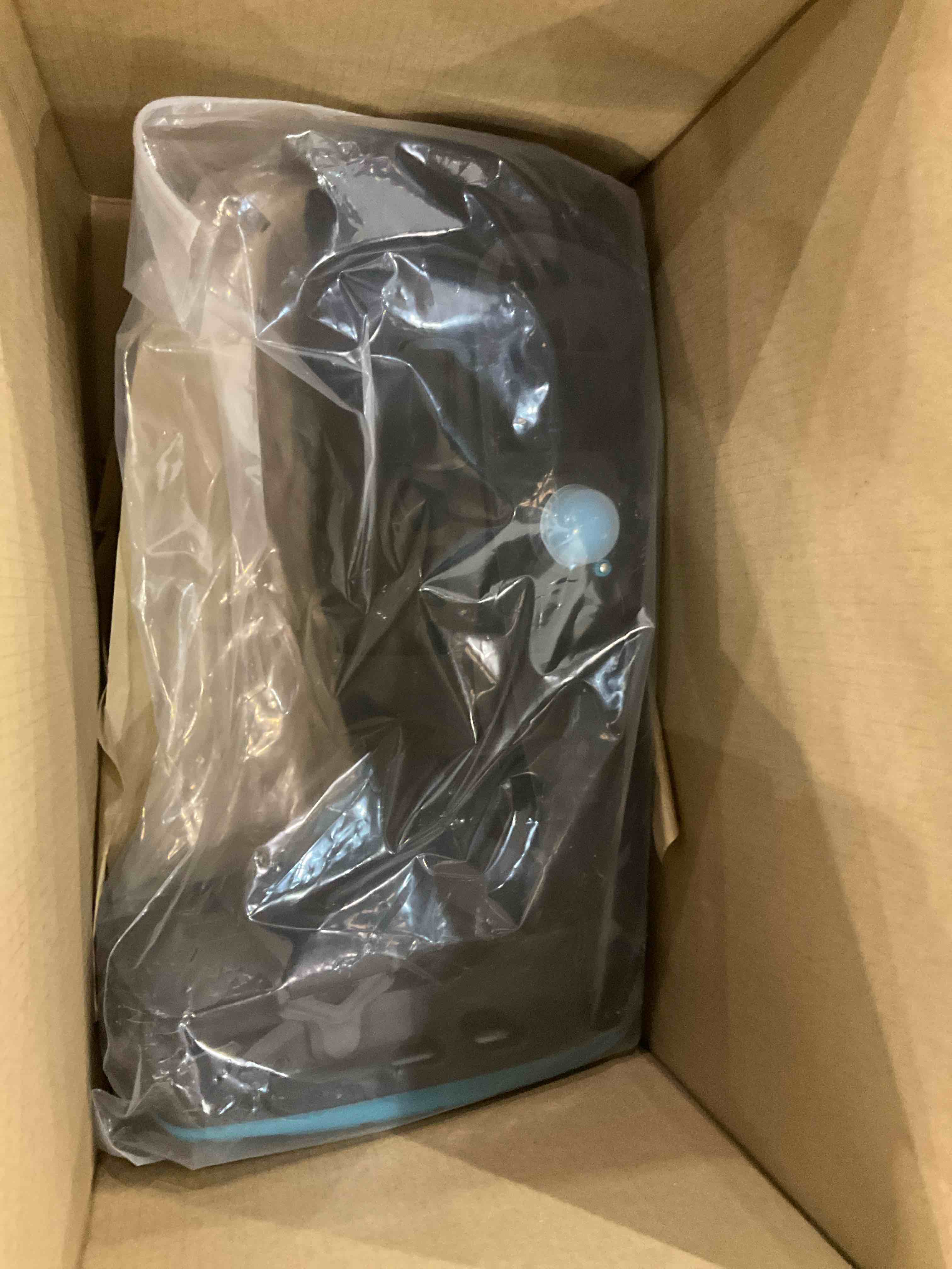 https://s3.amazonaws.com/lotting-images-prod/BargainHunt/EXS01098445_1709139092085.jpeg