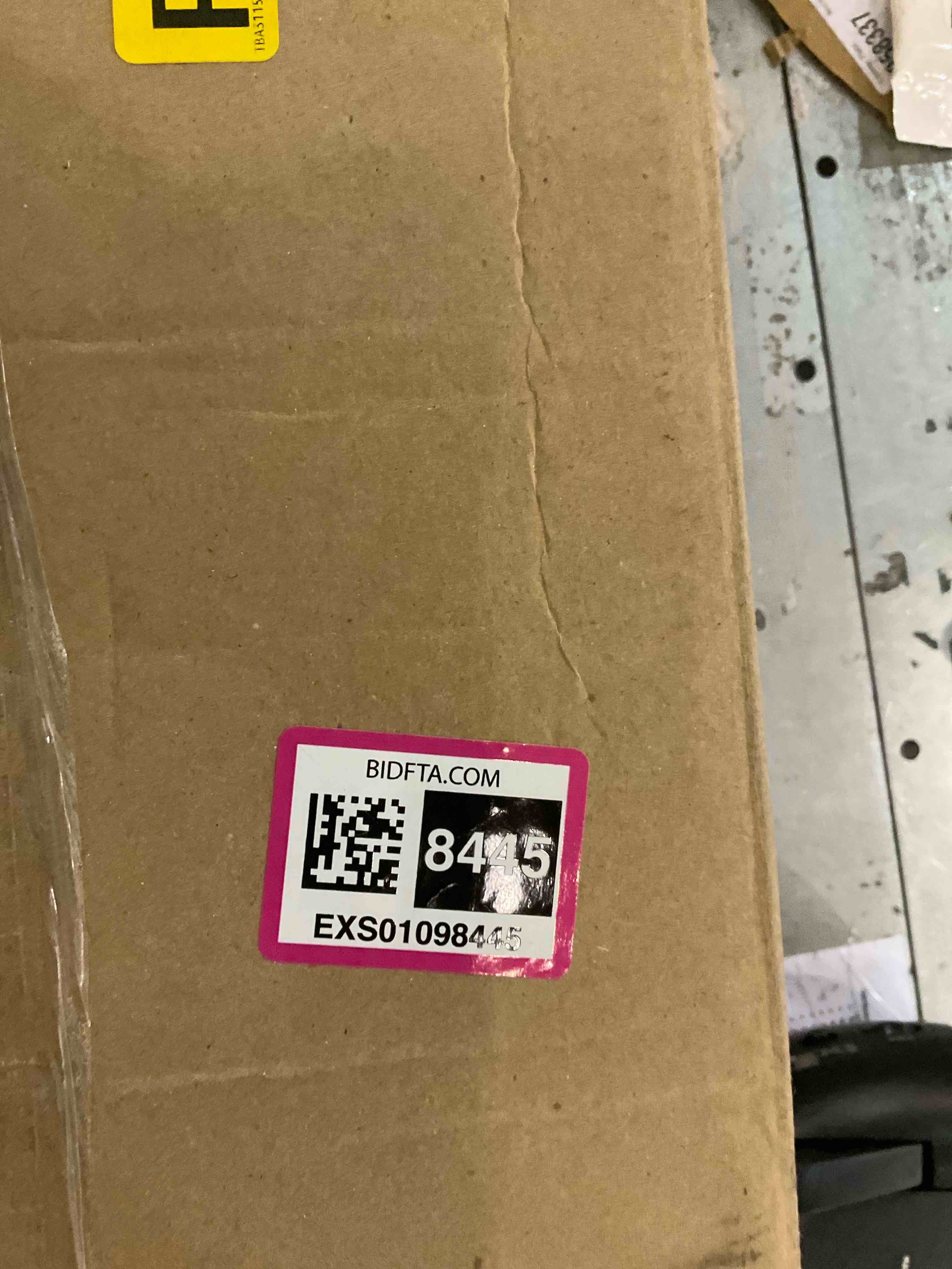 https://s3.amazonaws.com/lotting-images-prod/BargainHunt/EXS01098445_1709139112345.jpeg
