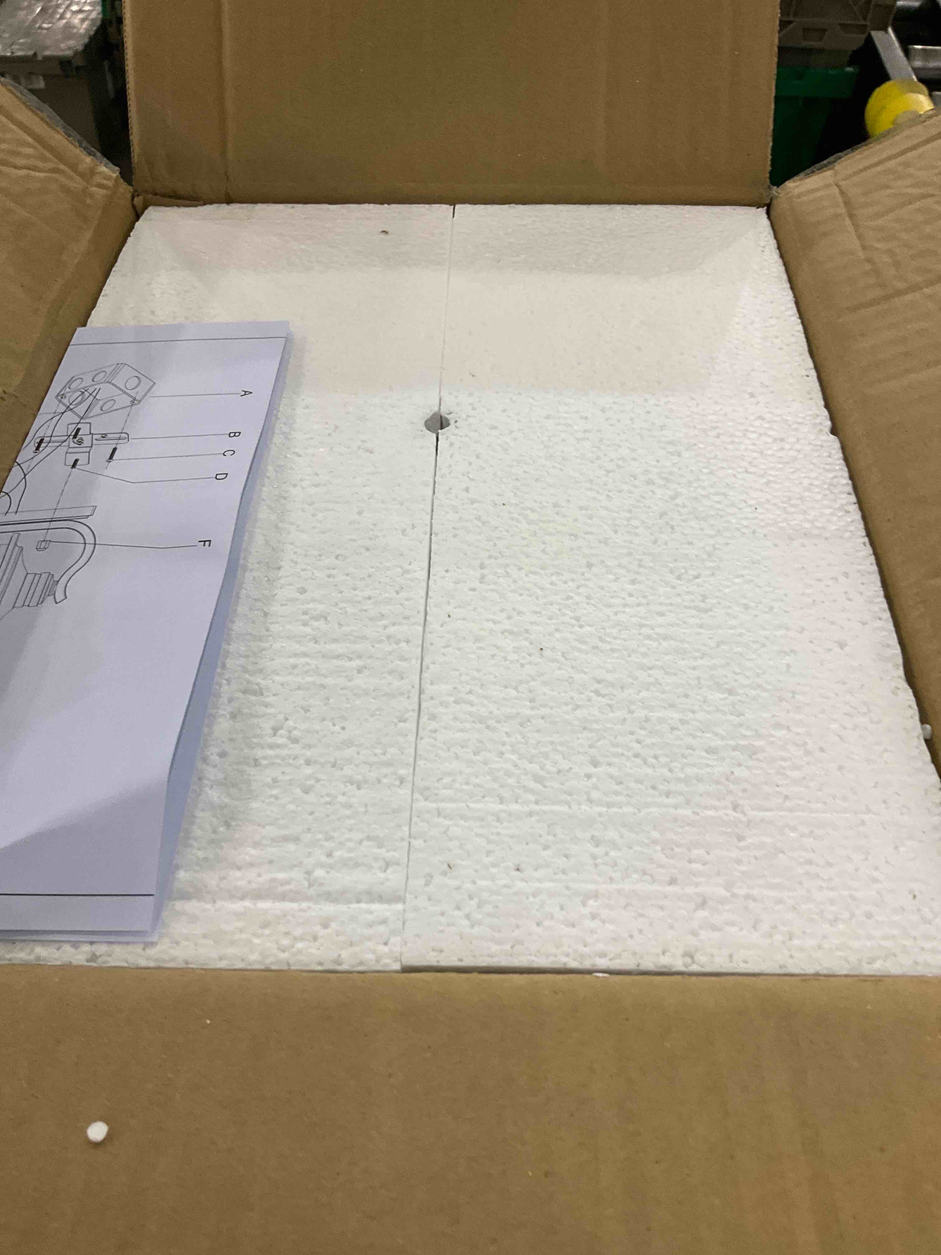 https://s3.amazonaws.com/lotting-images-prod/BargainHunt/EXS01098537_1715966035338.jpeg