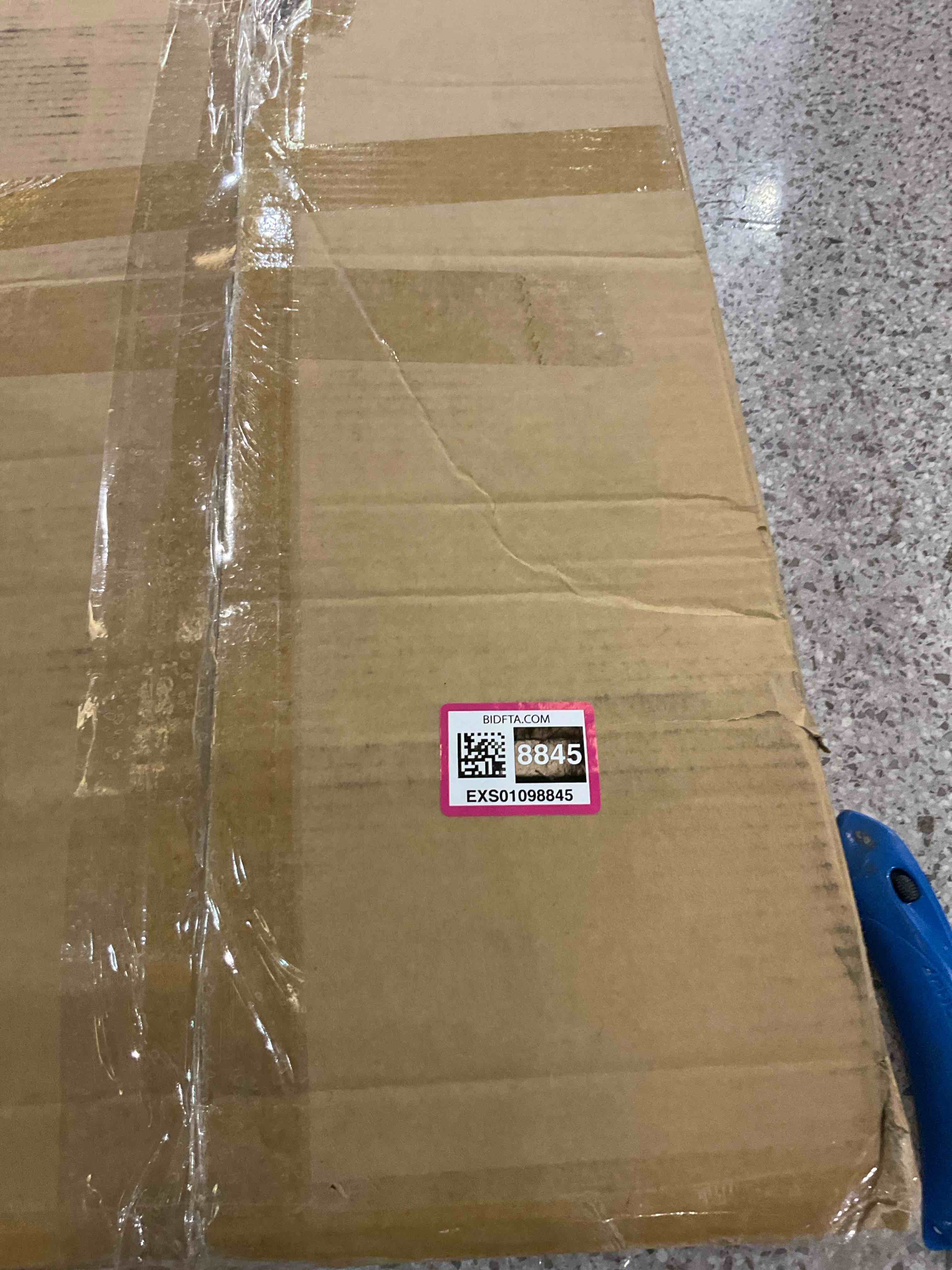 https://s3.amazonaws.com/lotting-images-prod/BargainHunt/EXS01098845_1716298107766.jpeg