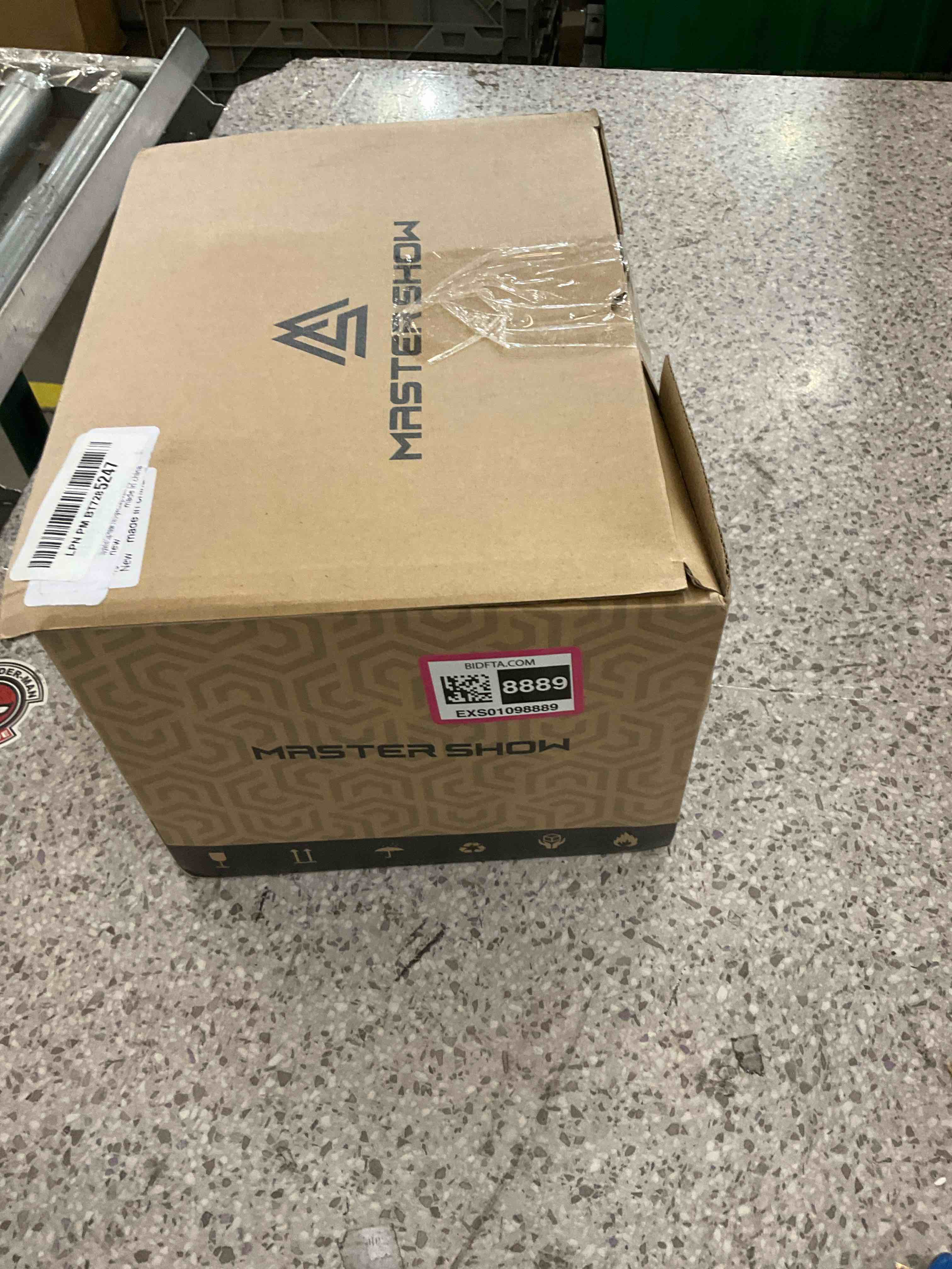 https://s3.amazonaws.com/lotting-images-prod/BargainHunt/EXS01098889_1716303056124.jpeg