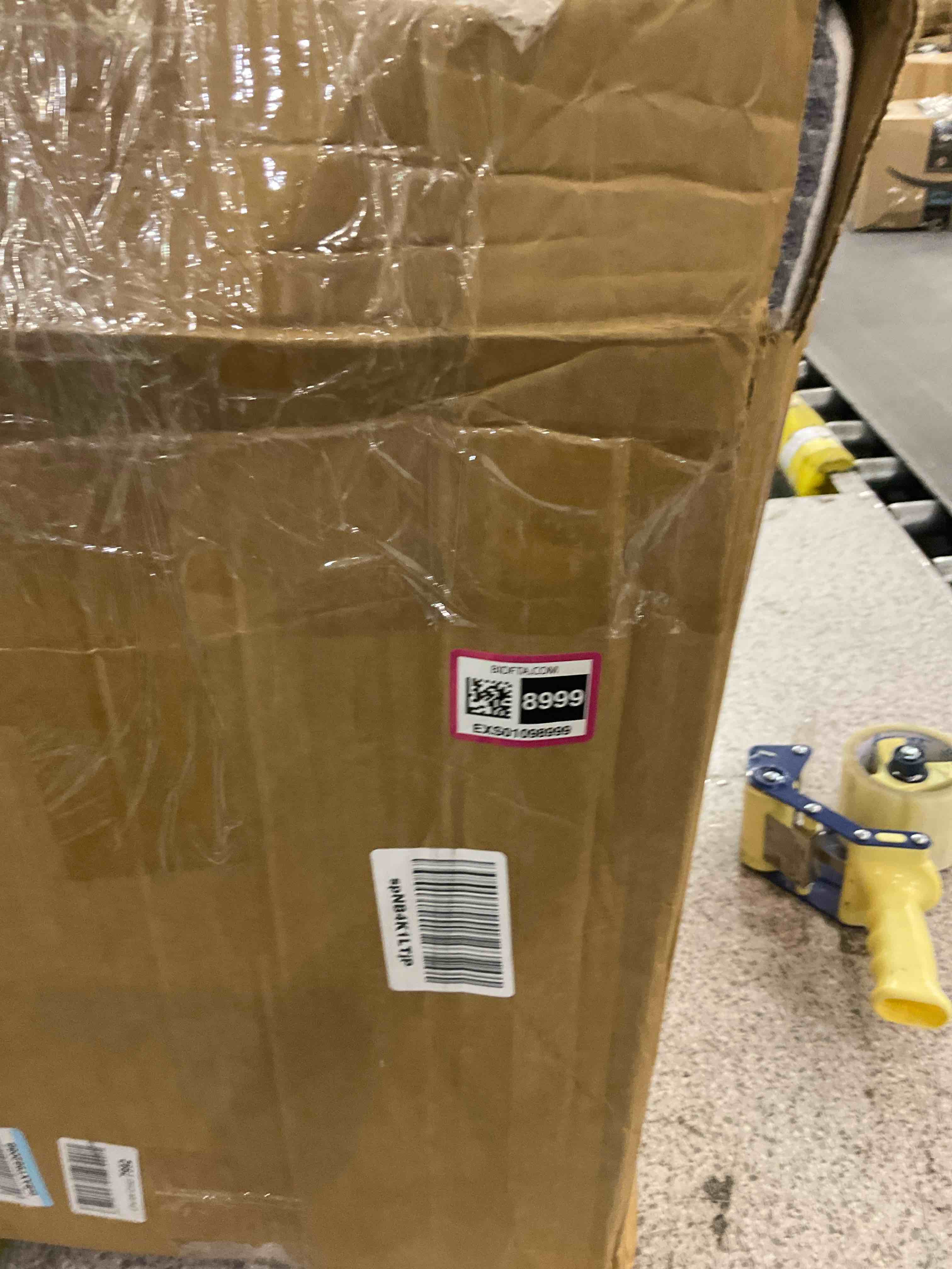 https://s3.amazonaws.com/lotting-images-prod/BargainHunt/EXS01098999_1716380589984.jpeg