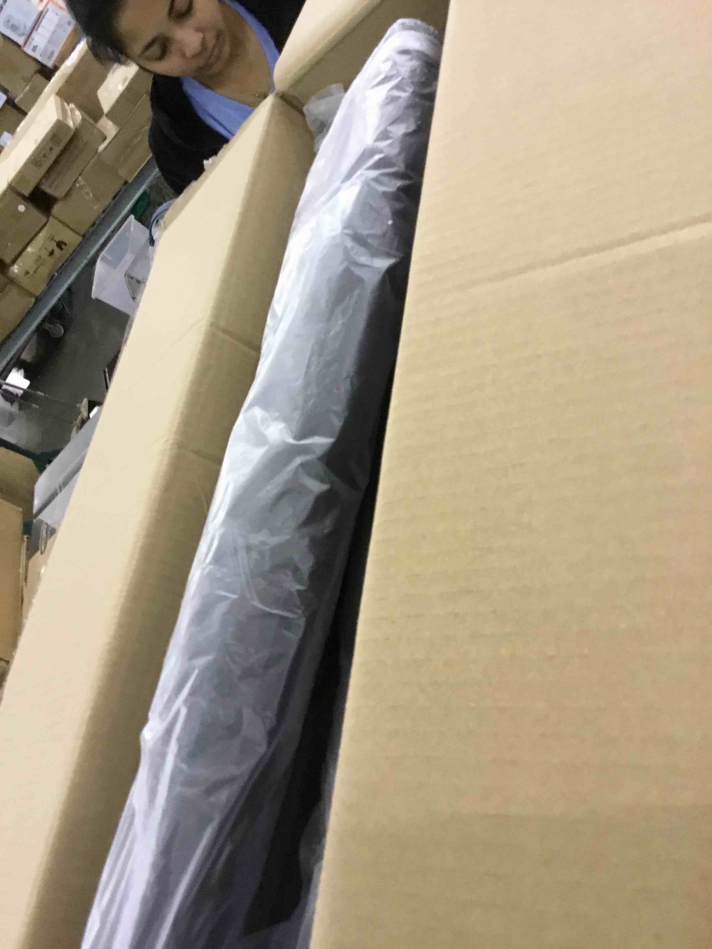 https://s3.amazonaws.com/lotting-images-prod/BargainHunt/EXS01099043_1715106140268.jpeg