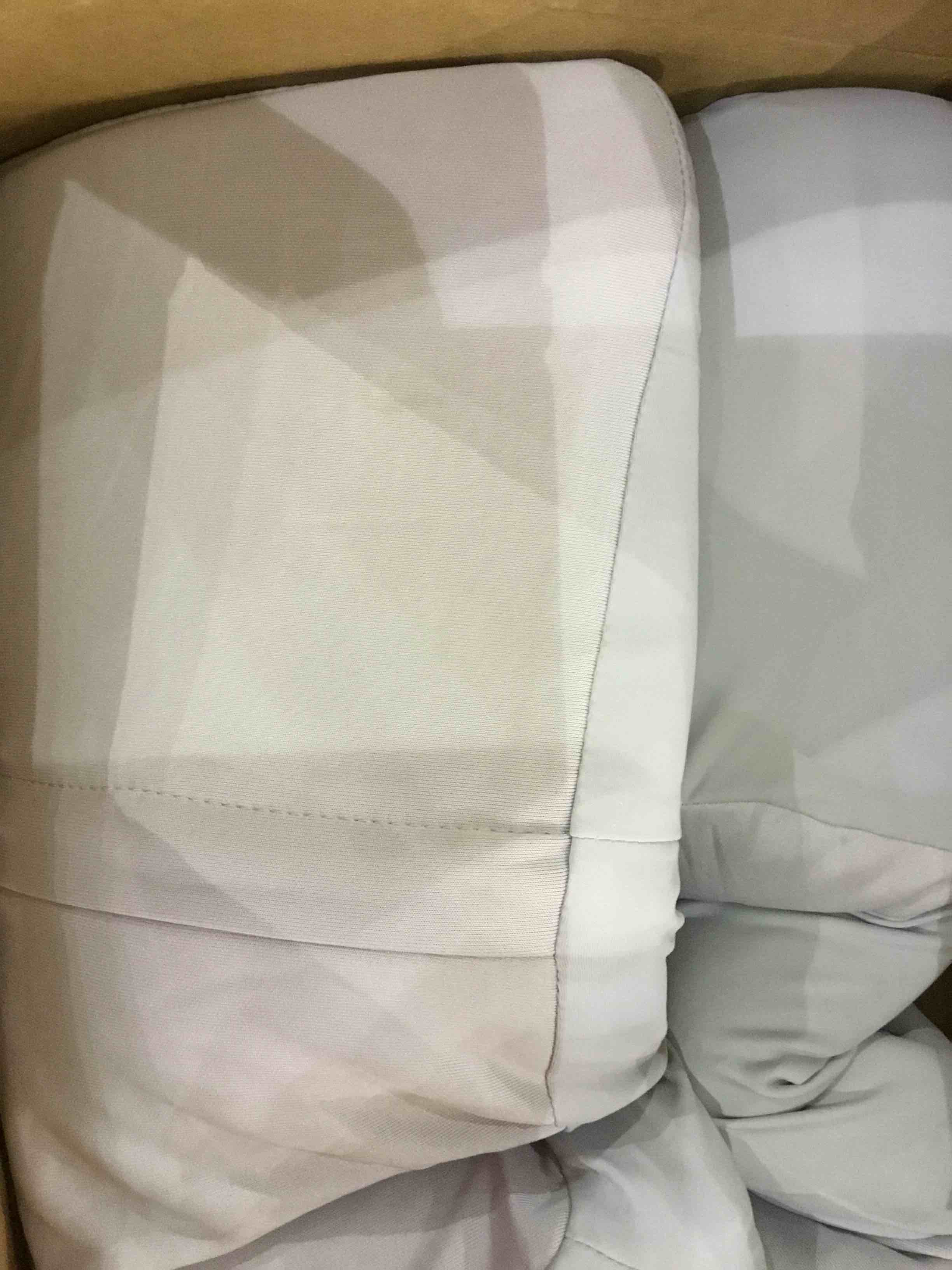 https://s3.amazonaws.com/lotting-images-prod/BargainHunt/EXS01099195_1715341733462.jpeg