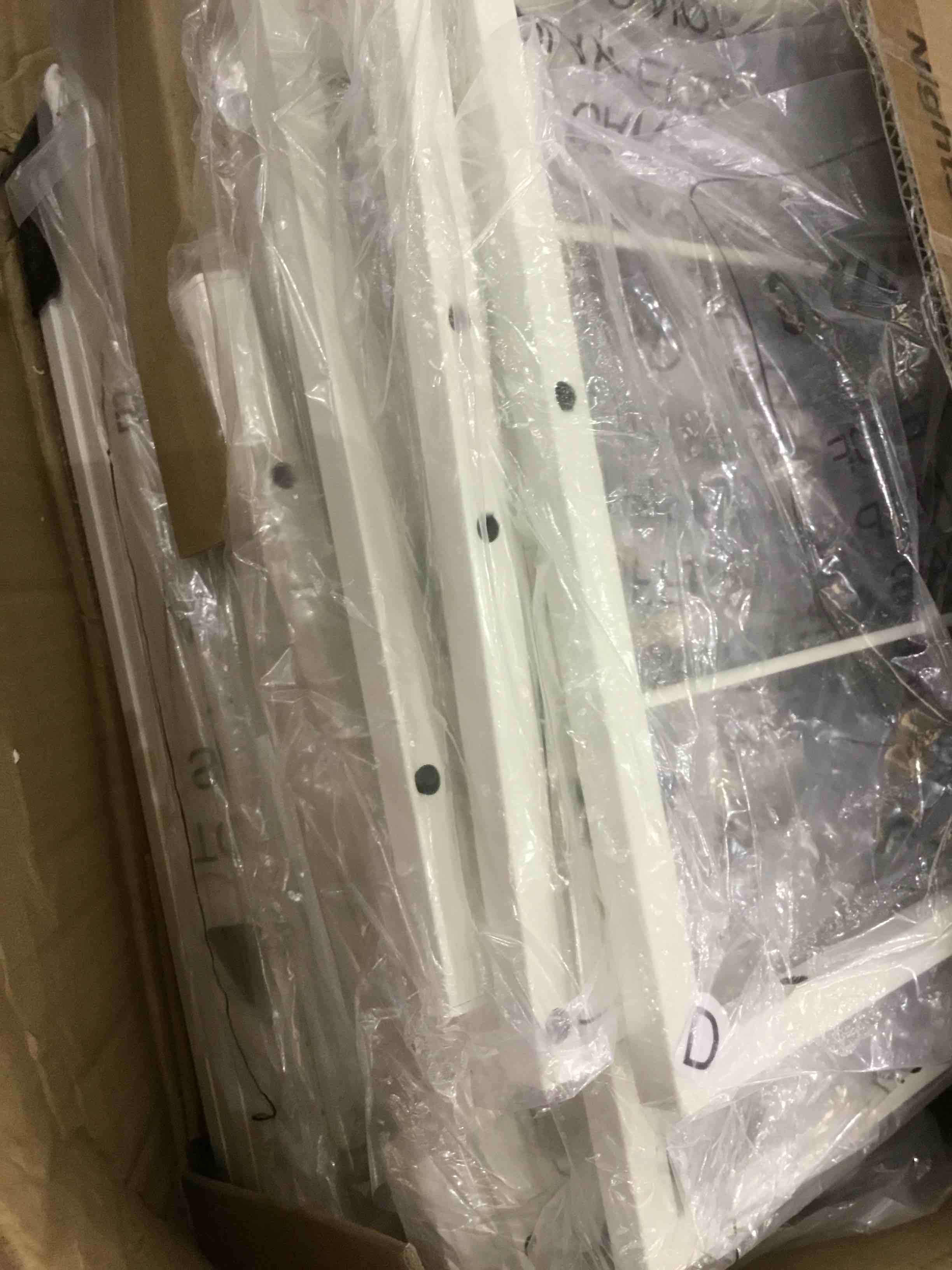 https://s3.amazonaws.com/lotting-images-prod/BargainHunt/EXS01099237_1715349569506.jpeg