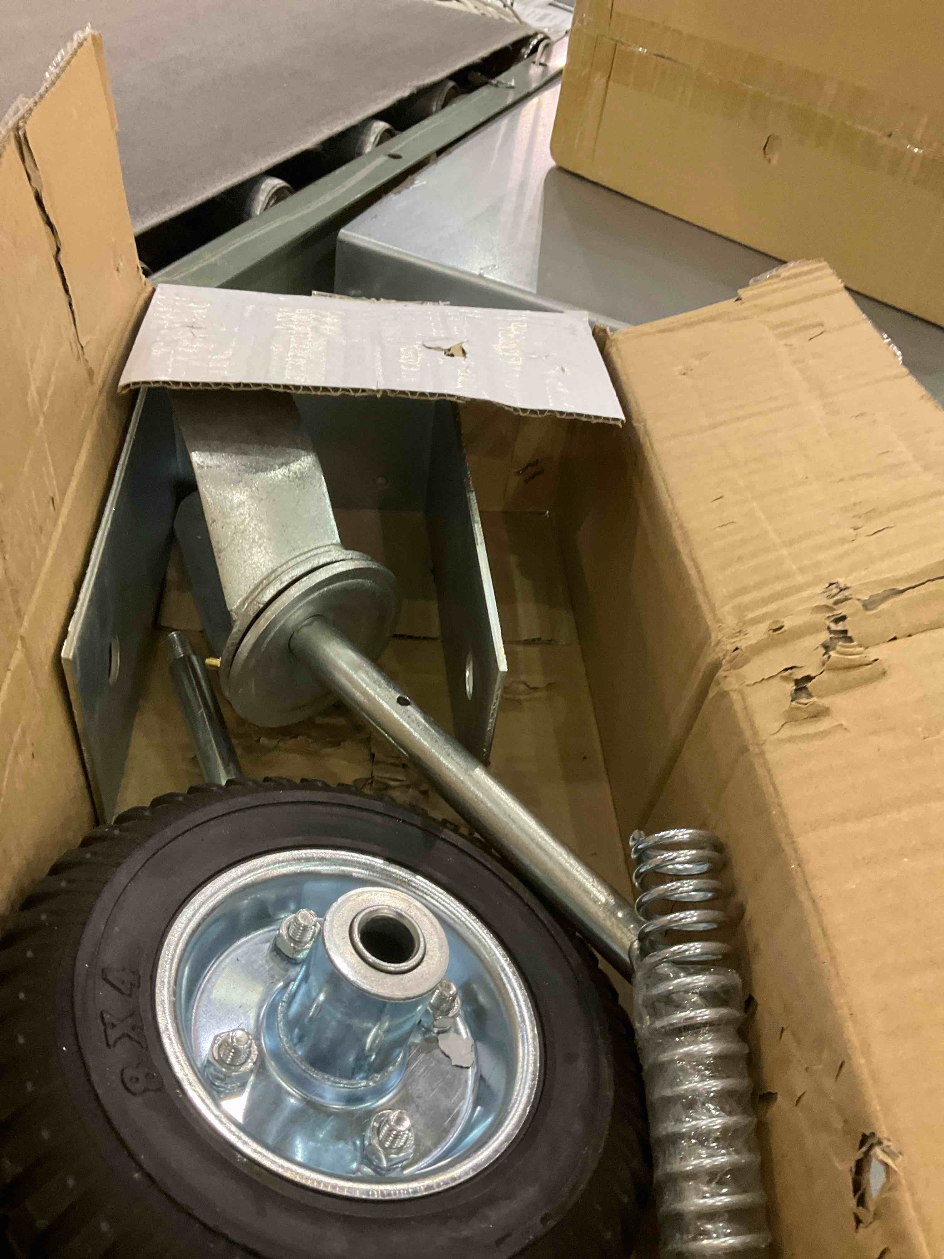 https://s3.amazonaws.com/lotting-images-prod/BargainHunt/EXS01099526_1708436220632.jpeg