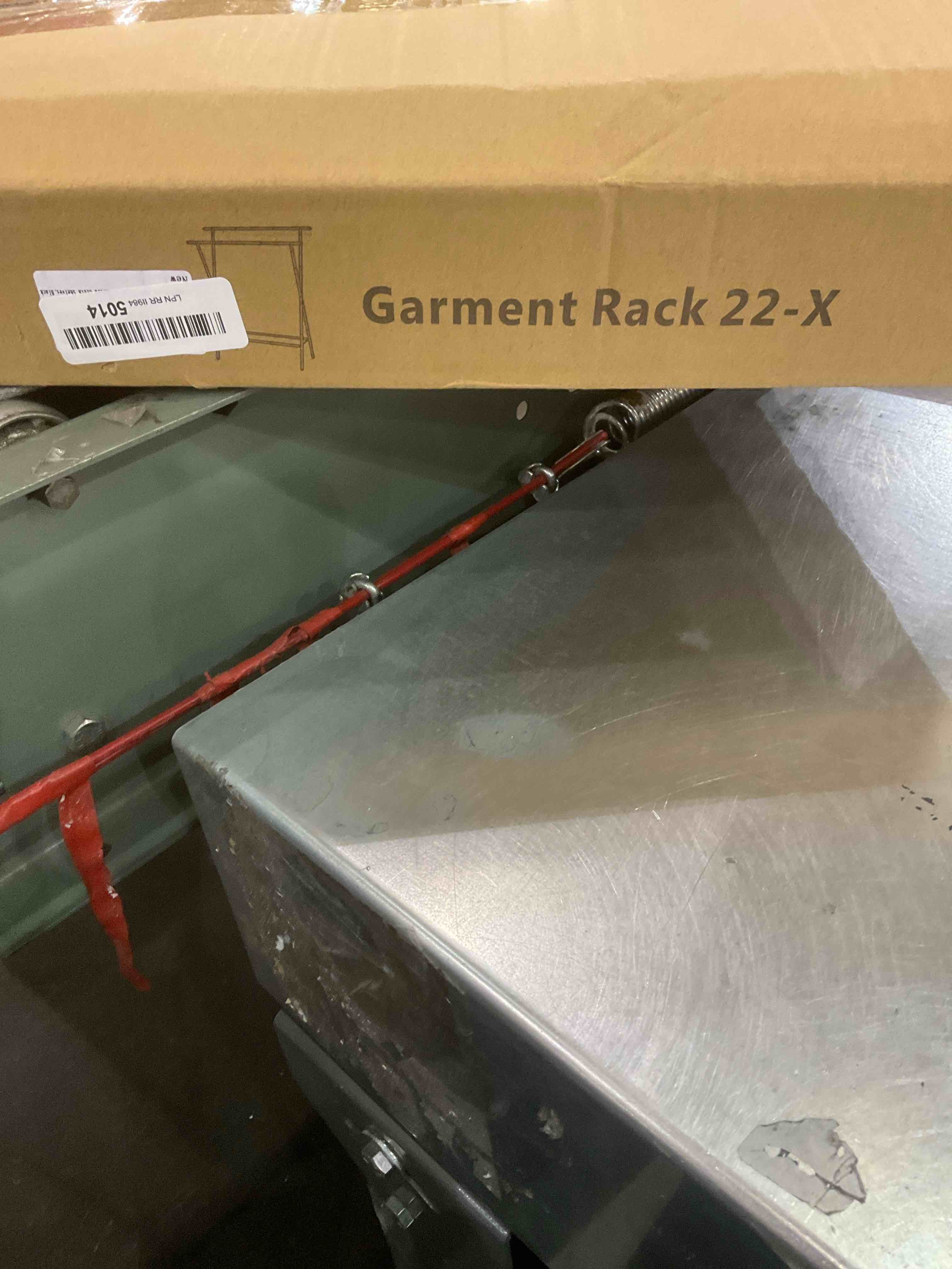 https://s3.amazonaws.com/lotting-images-prod/BargainHunt/EXS01099759_1708523289879.jpeg