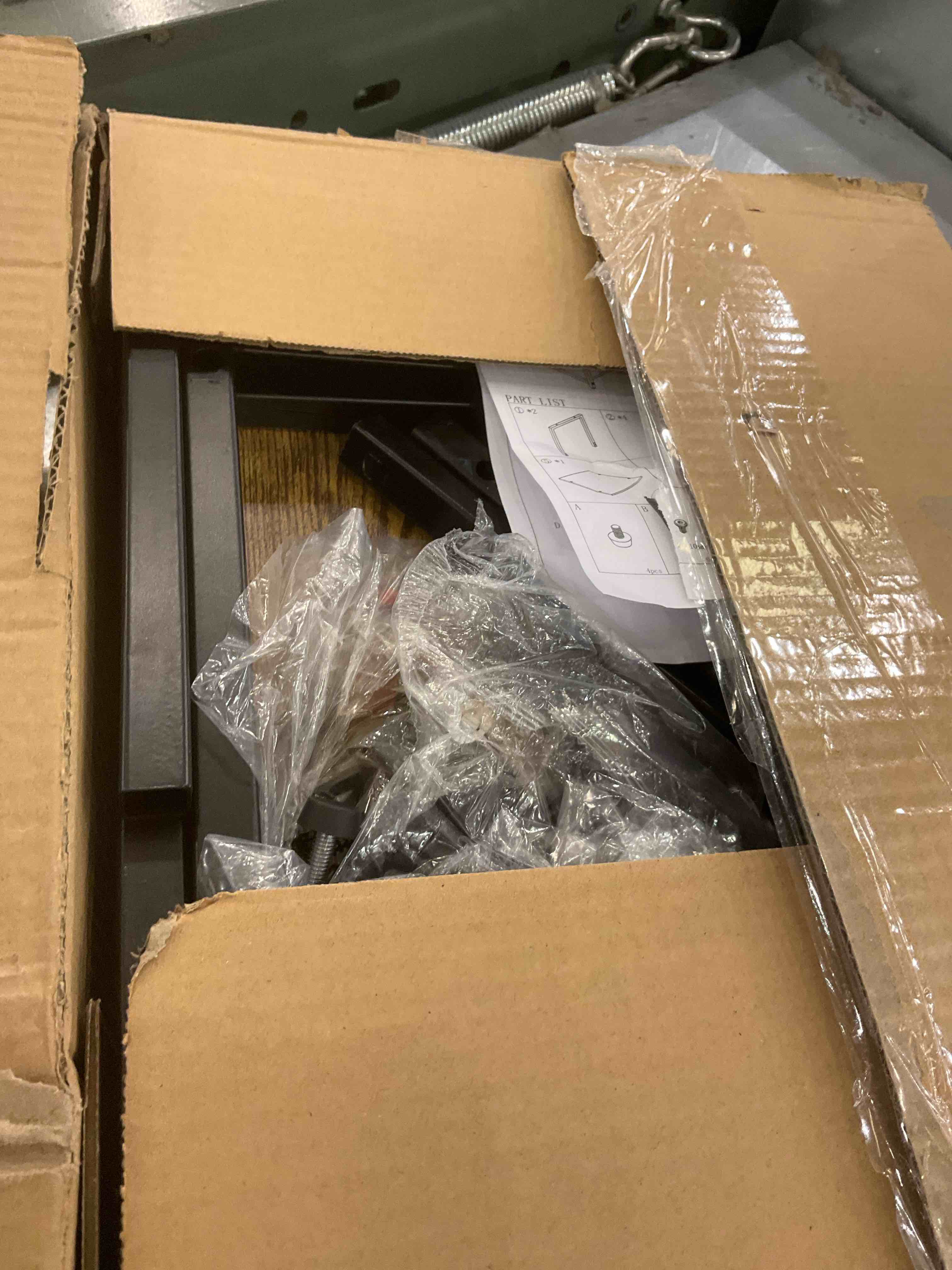 https://s3.amazonaws.com/lotting-images-prod/BargainHunt/EXS01099792_1708528687159.jpeg