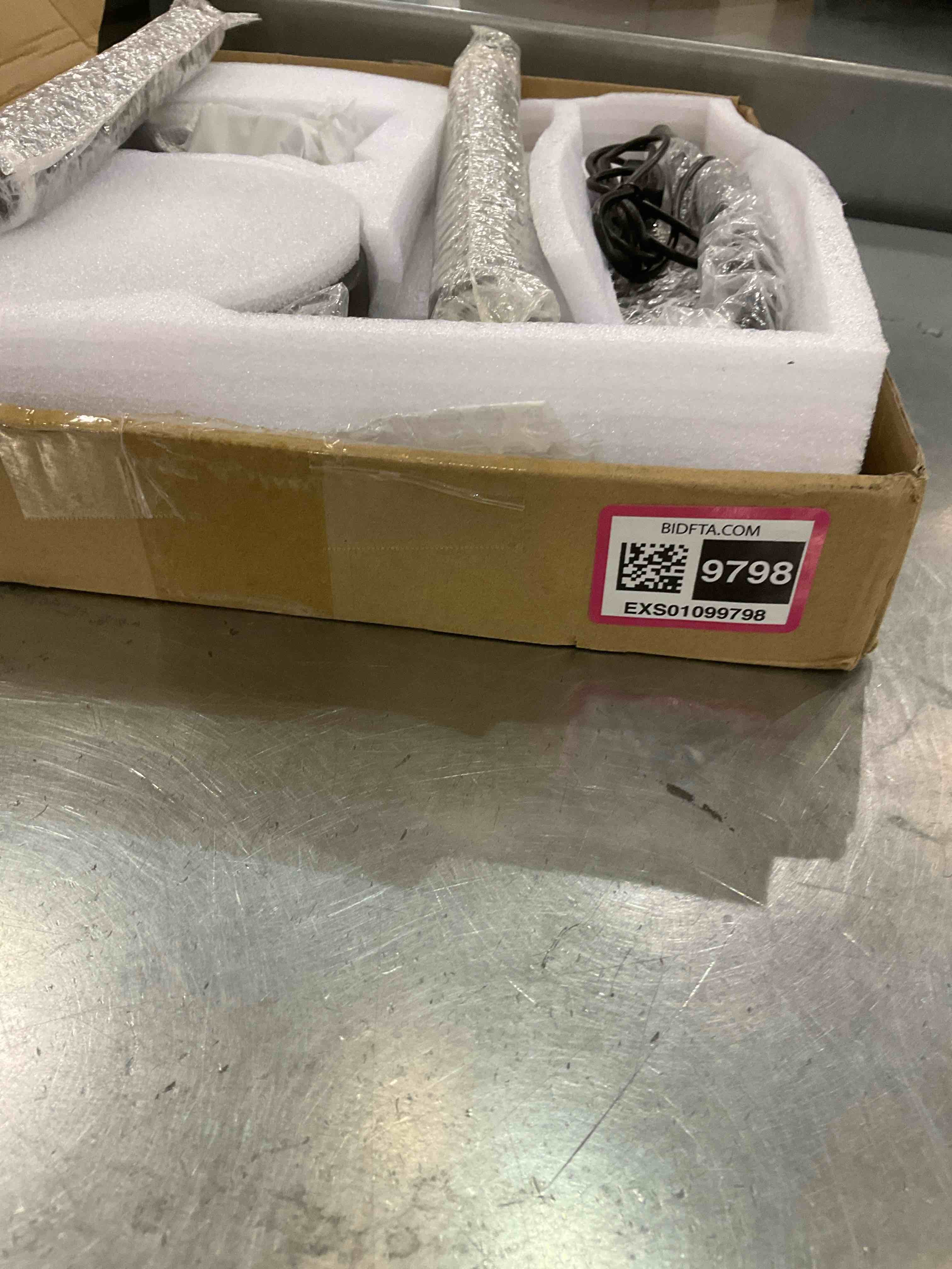 https://s3.amazonaws.com/lotting-images-prod/BargainHunt/EXS01099798_1708529146854.jpeg