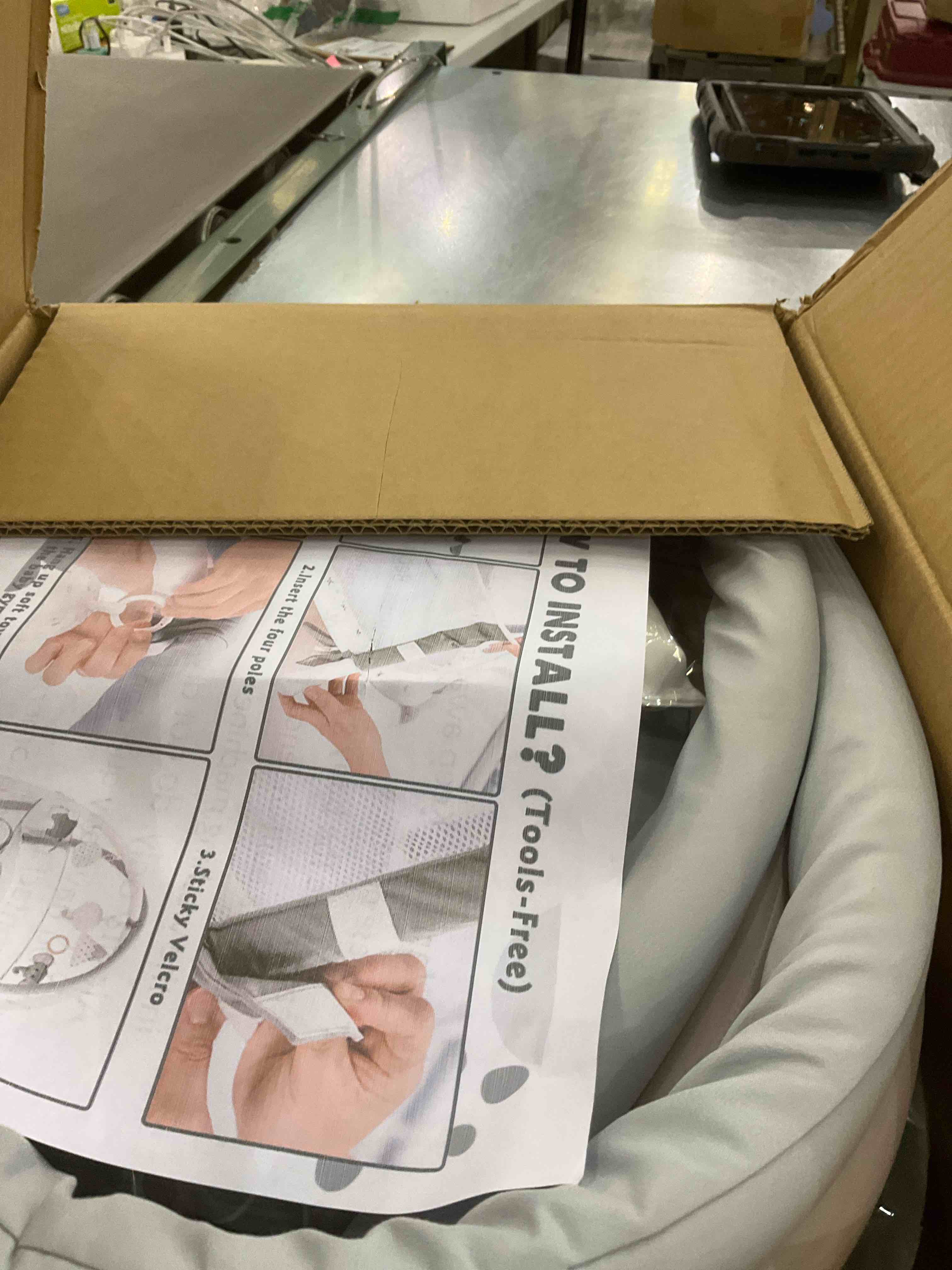 https://s3.amazonaws.com/lotting-images-prod/BargainHunt/EXS01099834_1708533172548.jpeg