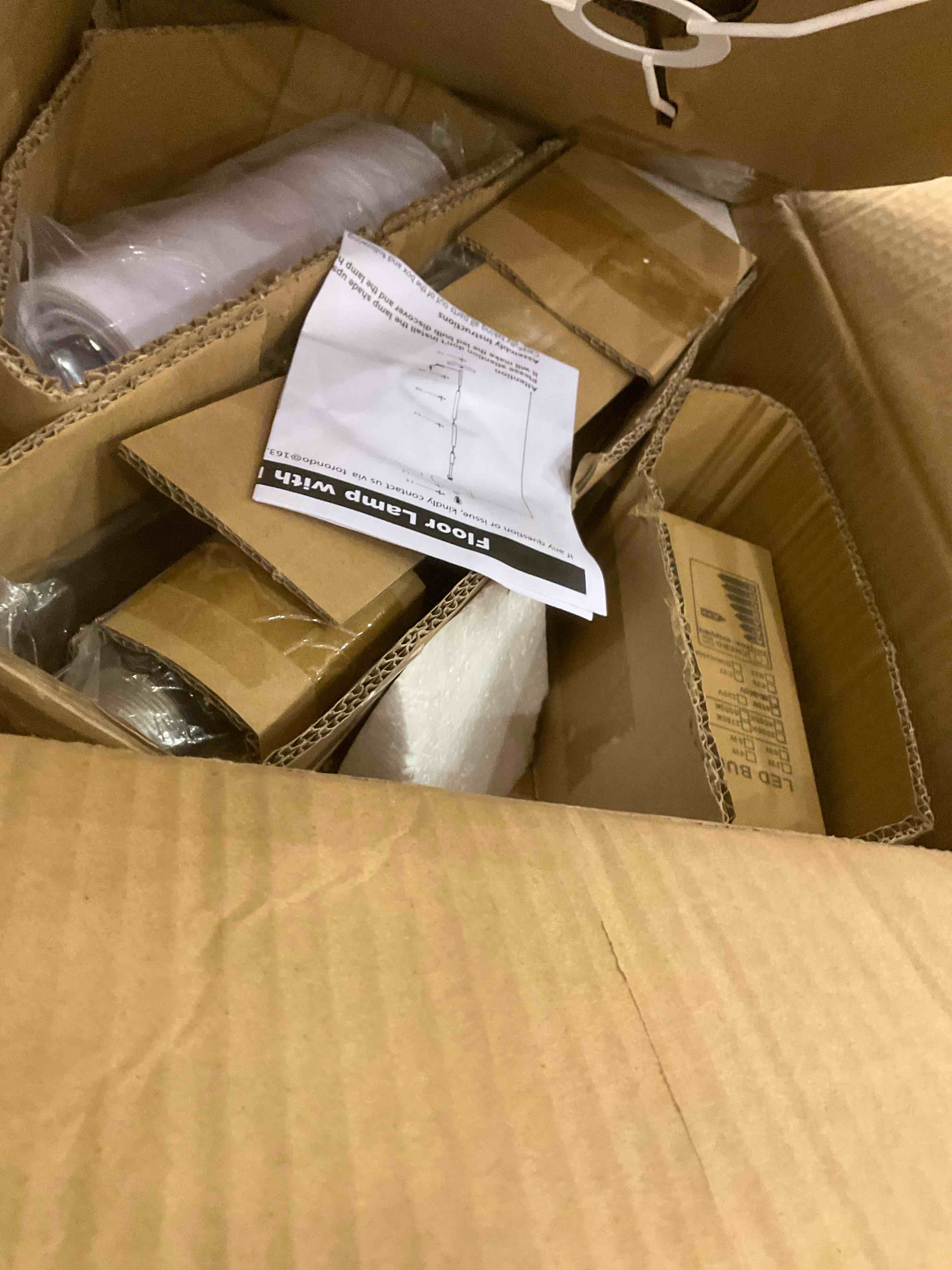 https://s3.amazonaws.com/lotting-images-prod/BargainHunt/EXS01099837_1708532943819.jpeg