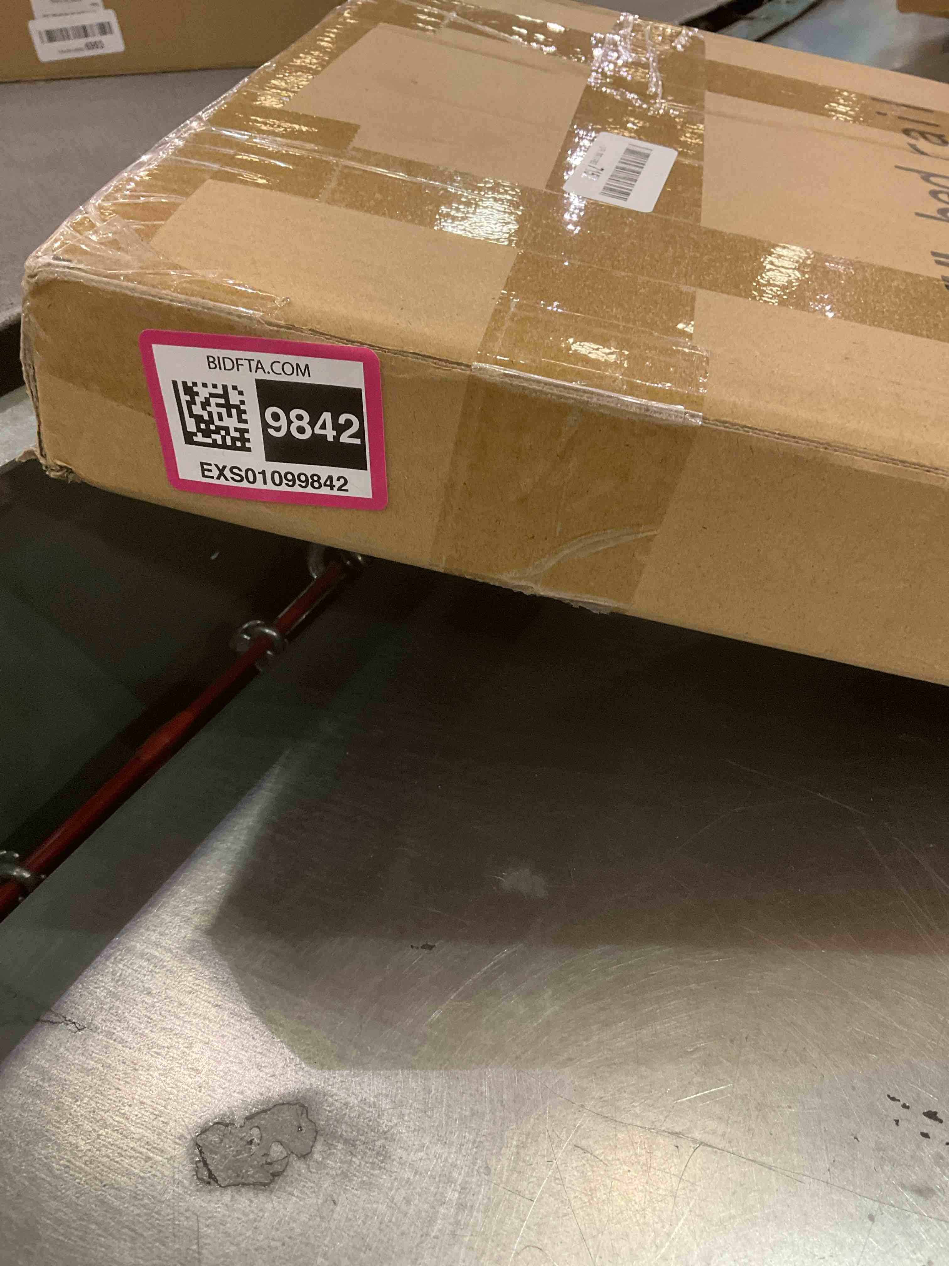 https://s3.amazonaws.com/lotting-images-prod/BargainHunt/EXS01099842_1708533496503.jpeg