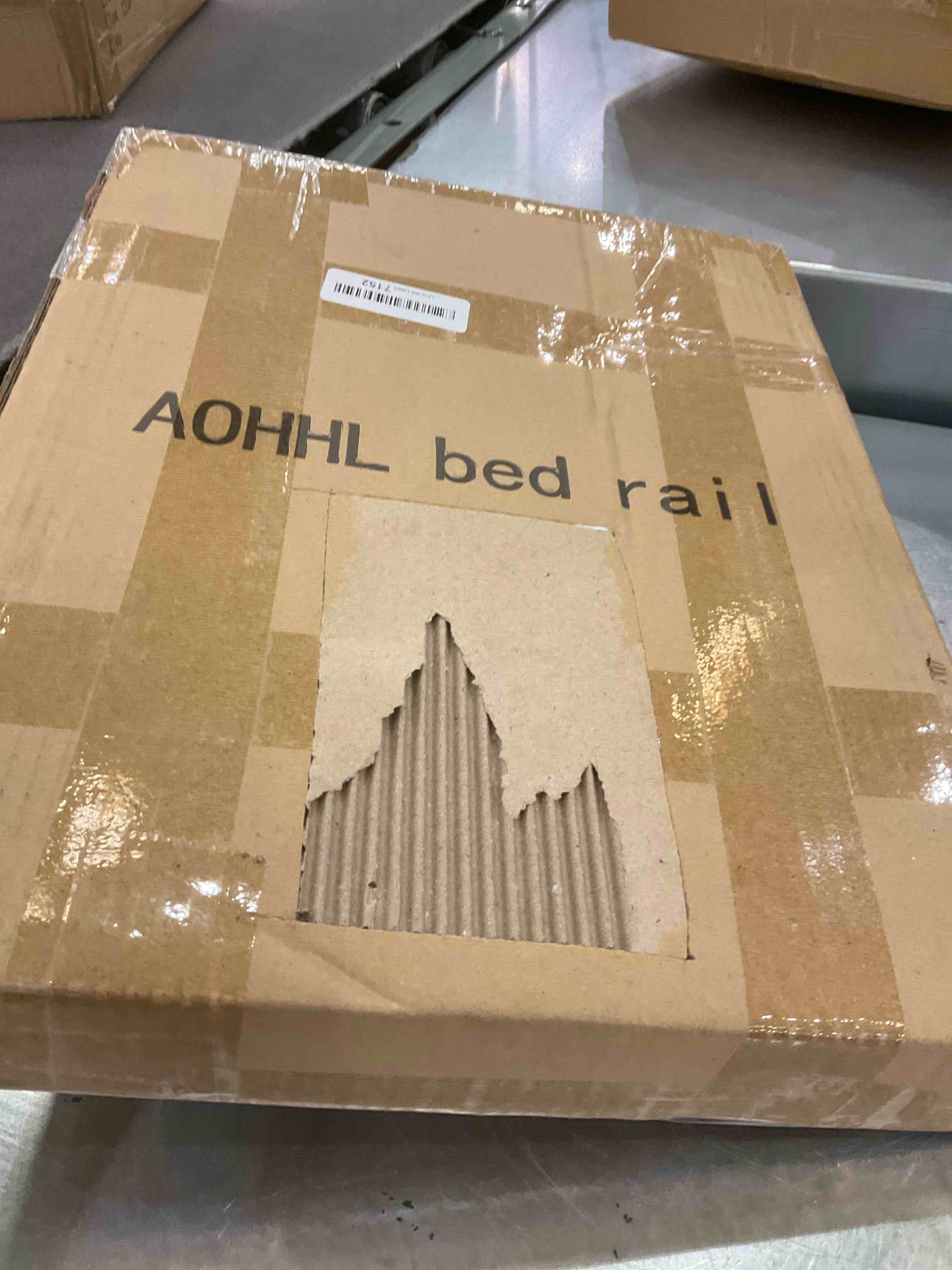 https://s3.amazonaws.com/lotting-images-prod/BargainHunt/EXS01099842_1708533501507.jpeg