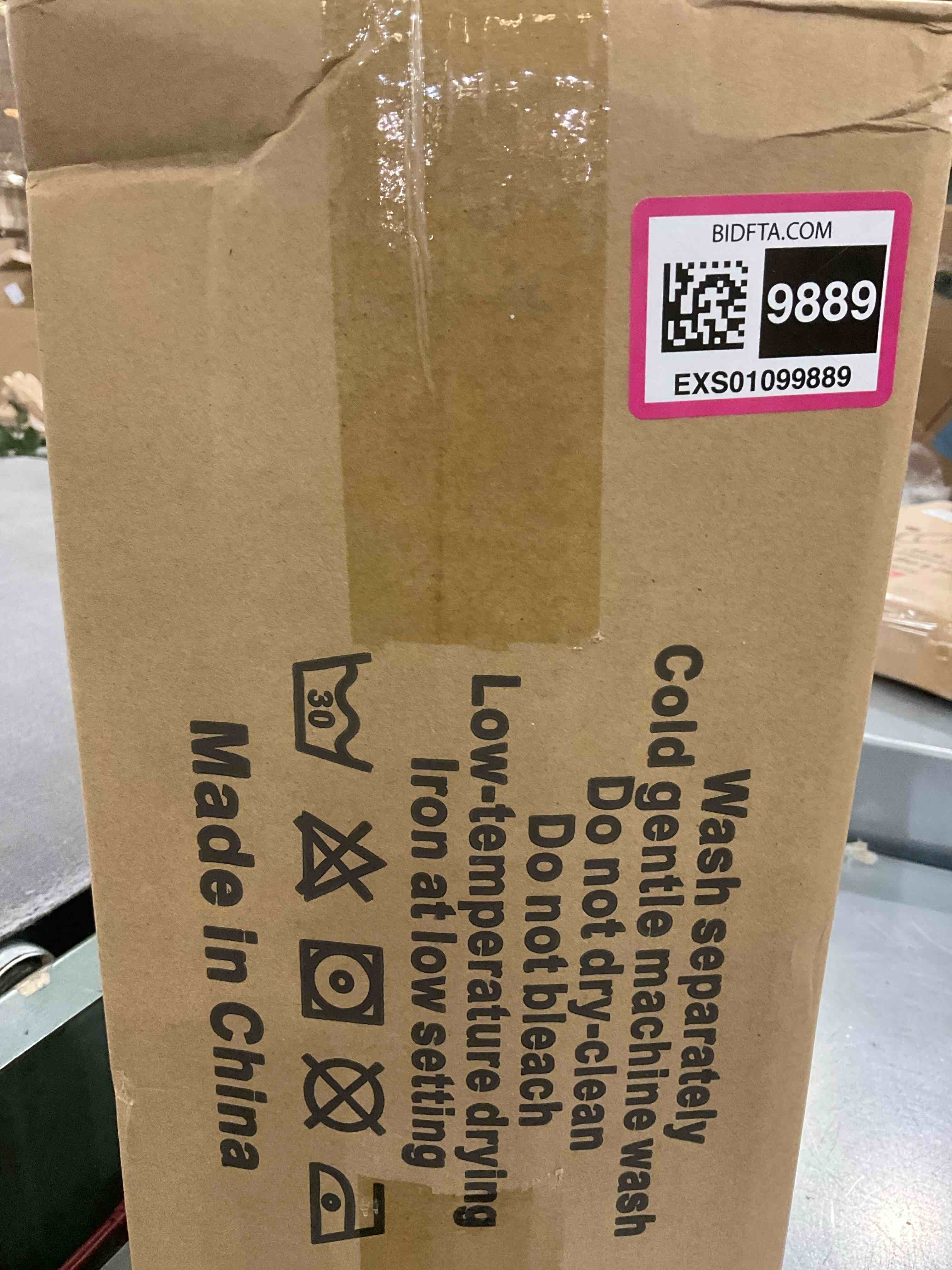 https://s3.amazonaws.com/lotting-images-prod/BargainHunt/EXS01099889_1708543641274.jpeg