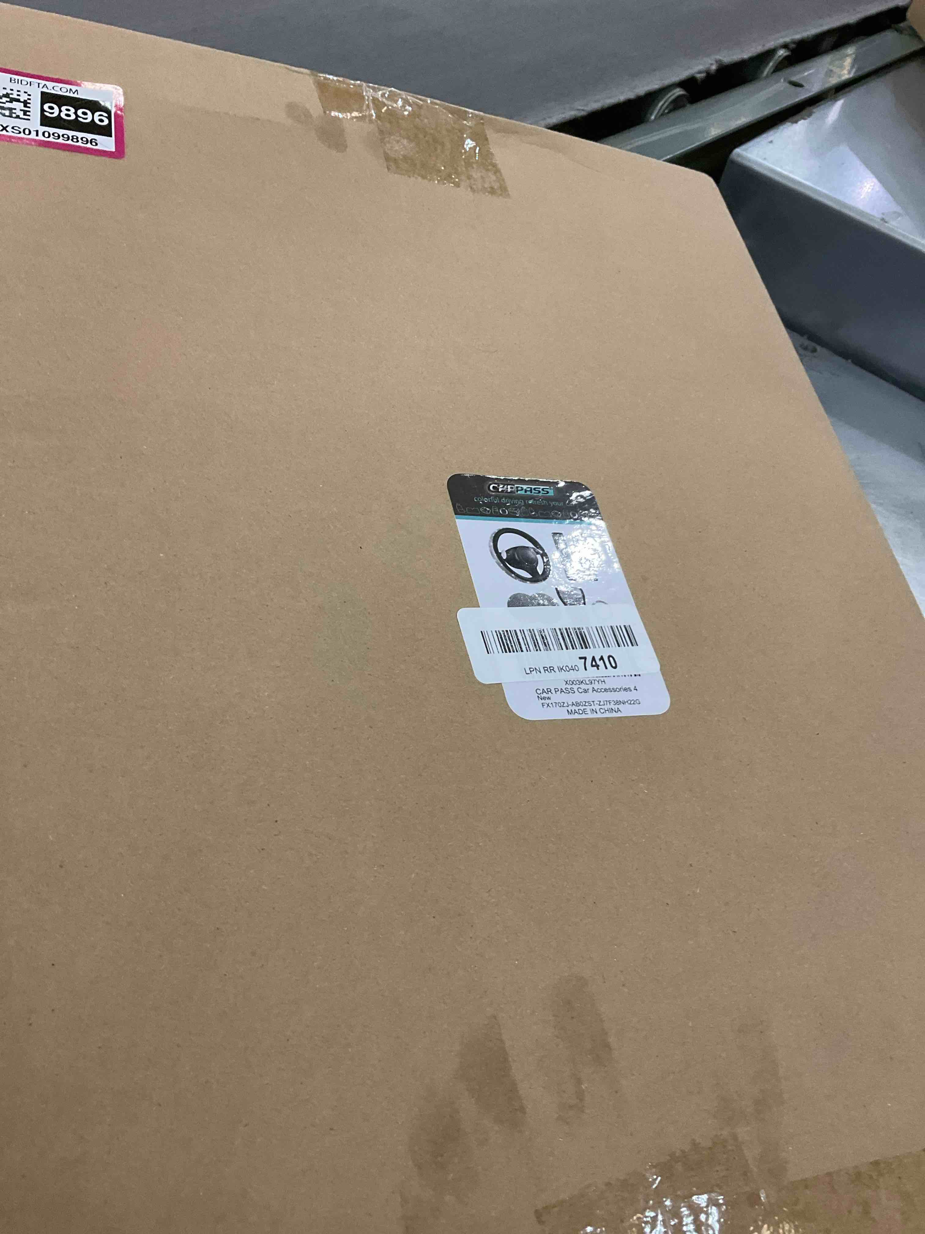 https://s3.amazonaws.com/lotting-images-prod/BargainHunt/EXS01099896_1708544162743.jpeg
