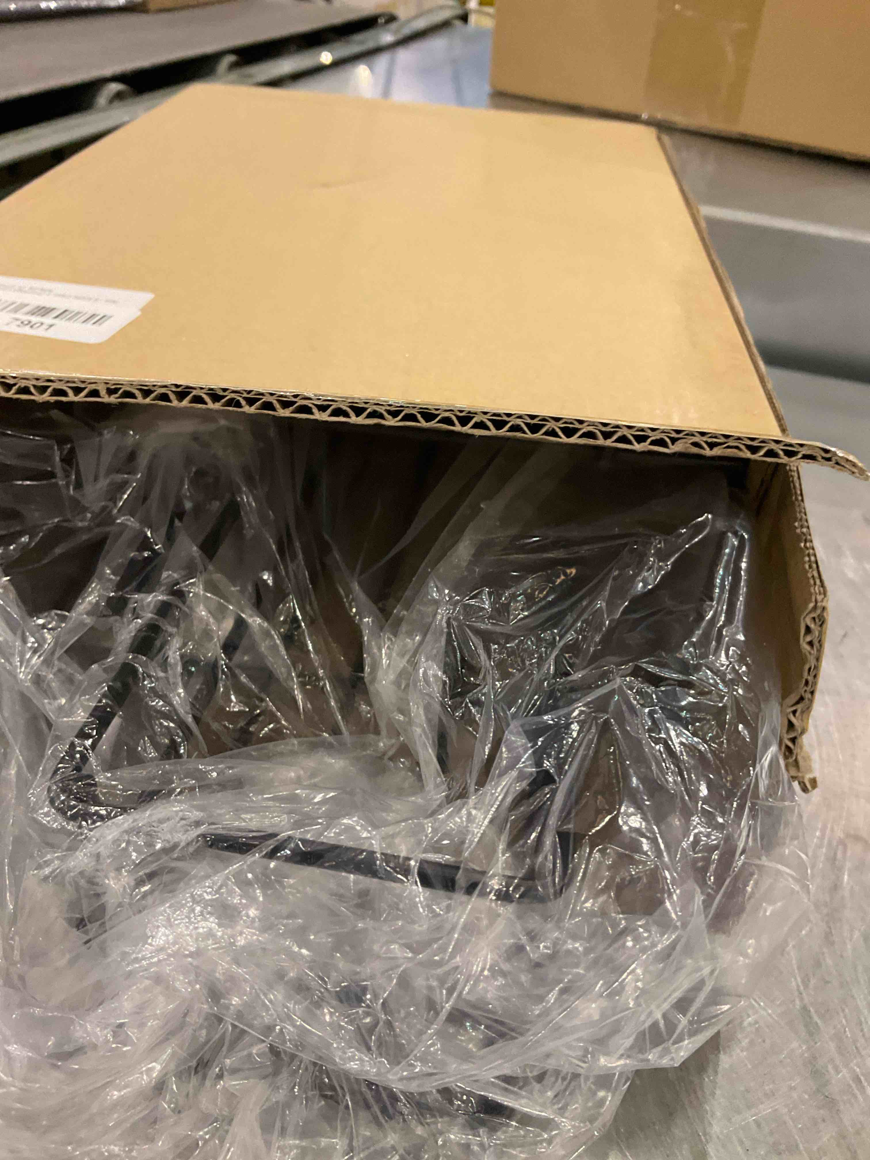 https://s3.amazonaws.com/lotting-images-prod/BargainHunt/EXS01099993_1708615650623.jpeg