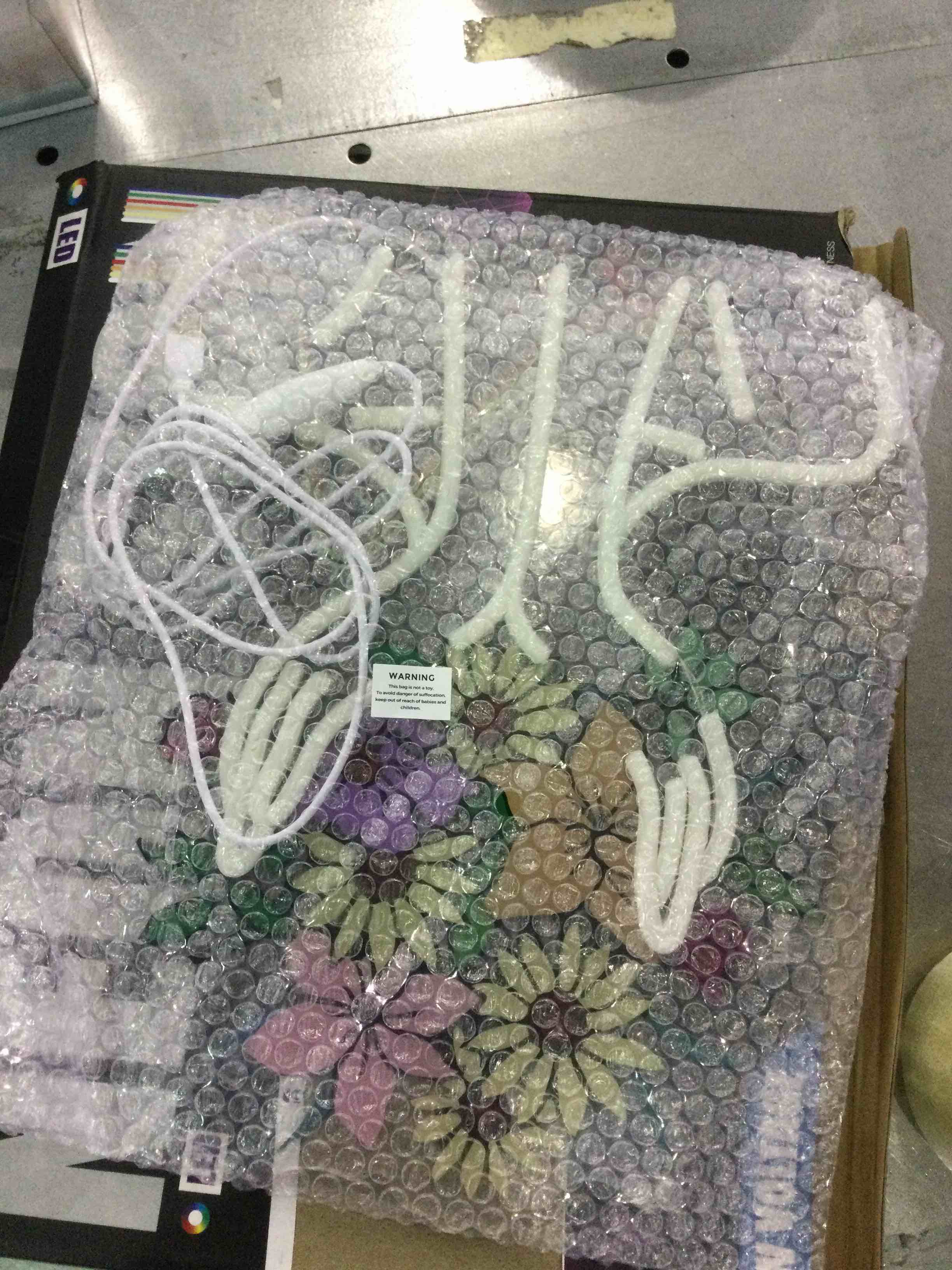 https://s3.amazonaws.com/lotting-images-prod/BargainHunt/EXS01100256_1706791778356.jpeg